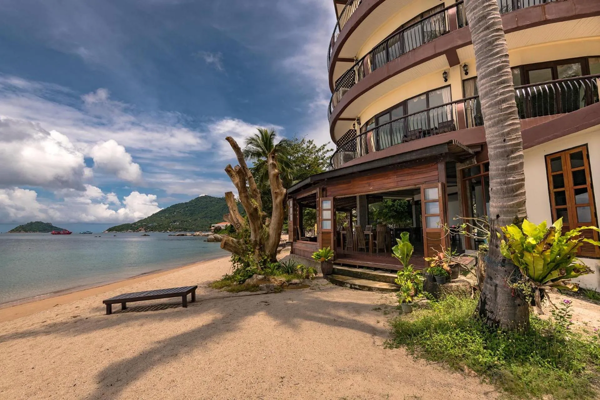 Property building in Koh Tao Regal Resort - SHA Plus