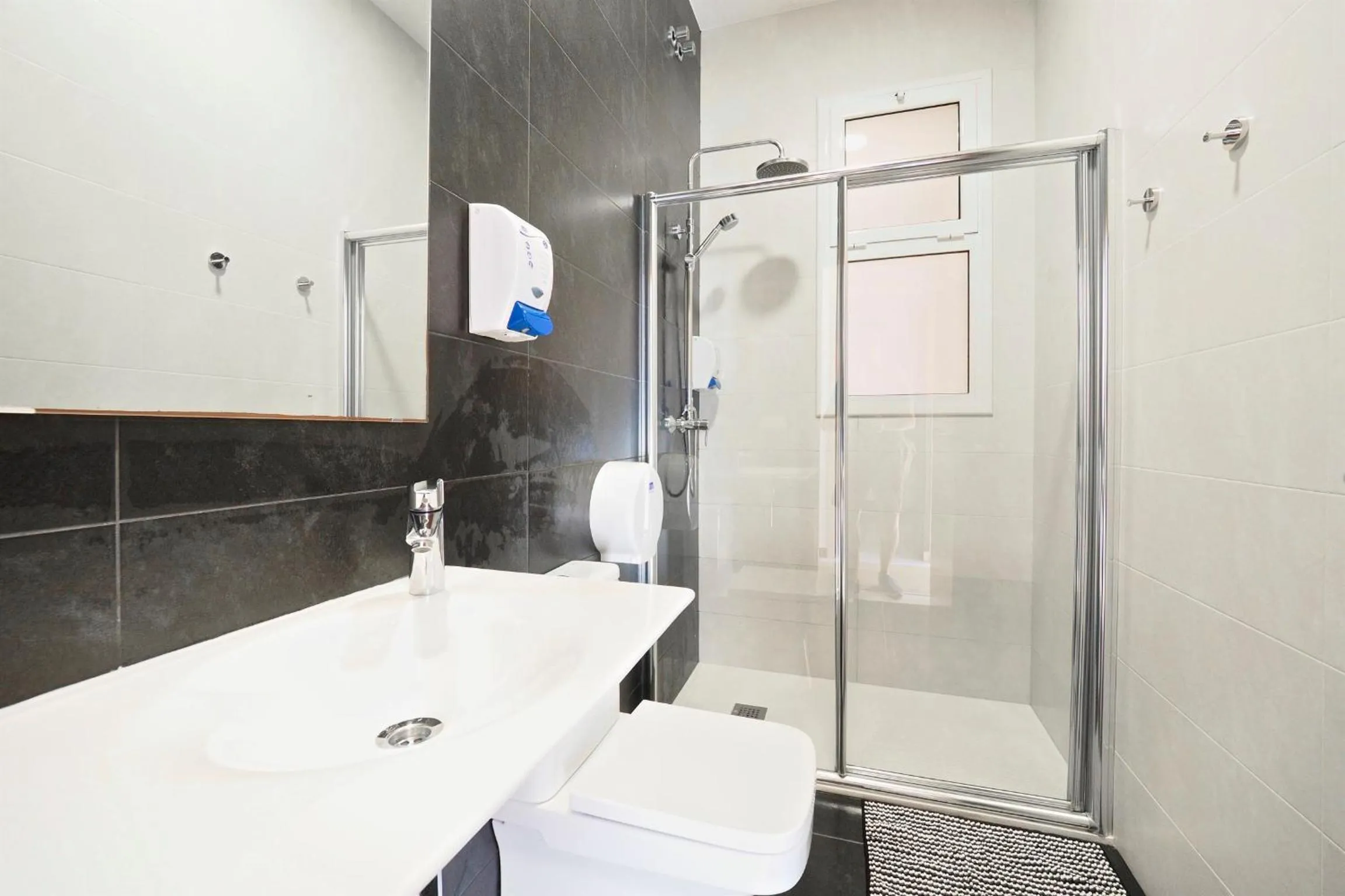 Bathroom in Pensión Peiró