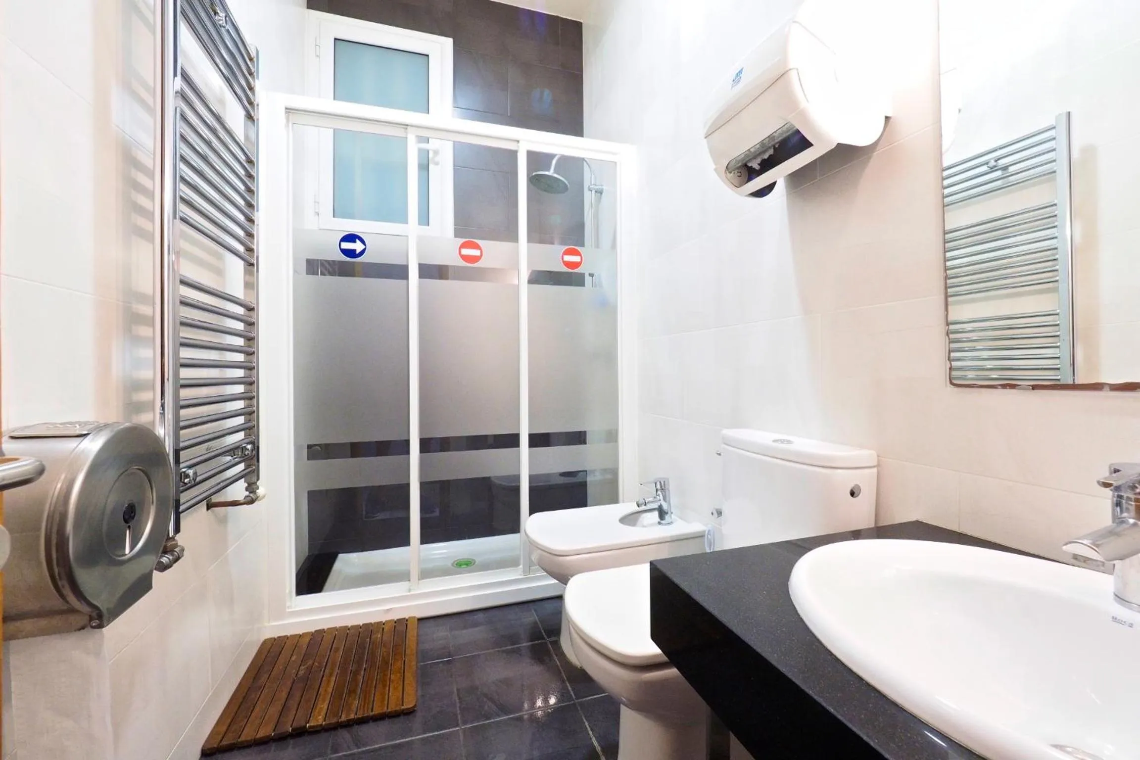 Bathroom in Pensión Peiró