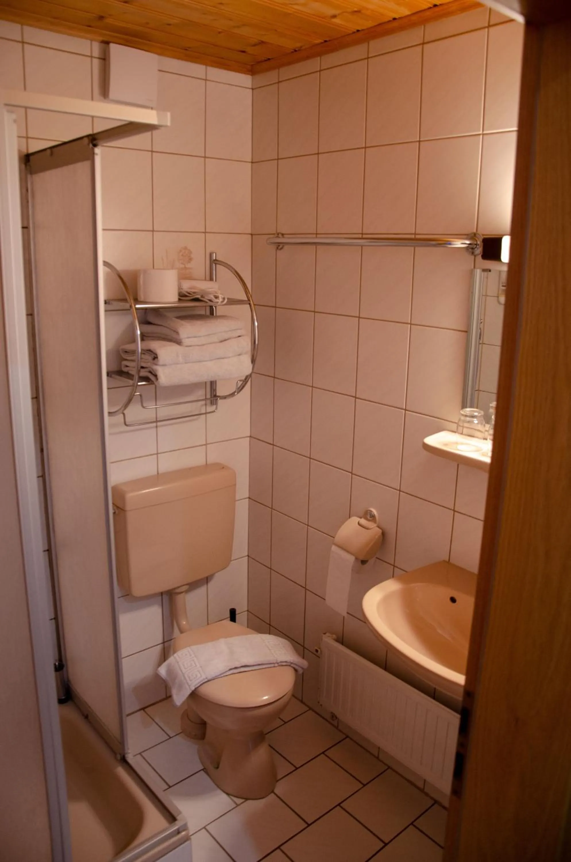 Bathroom in Hotel Gasthof Altmann