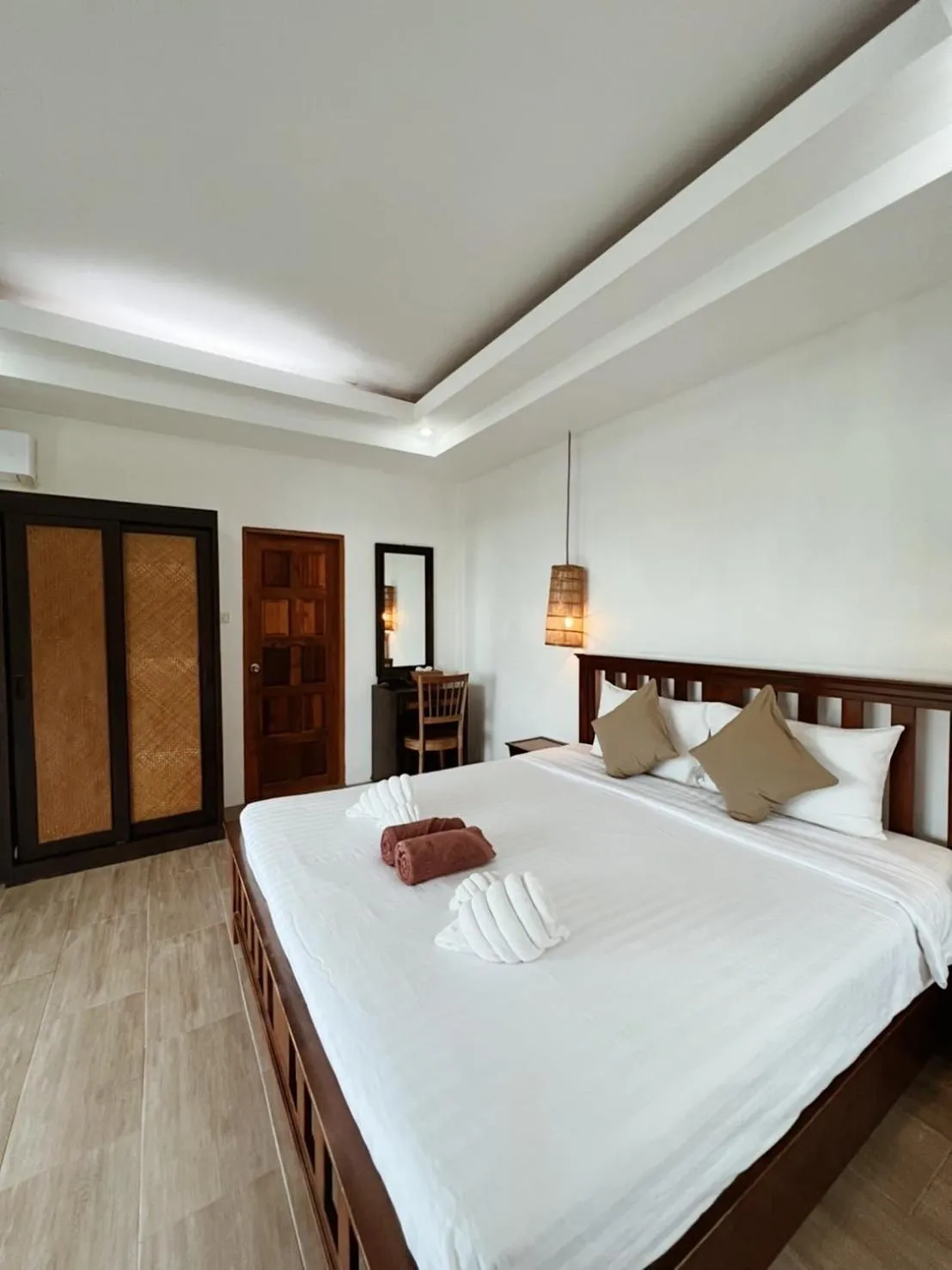 Bed in Tanote Villa SHA Extra Plus