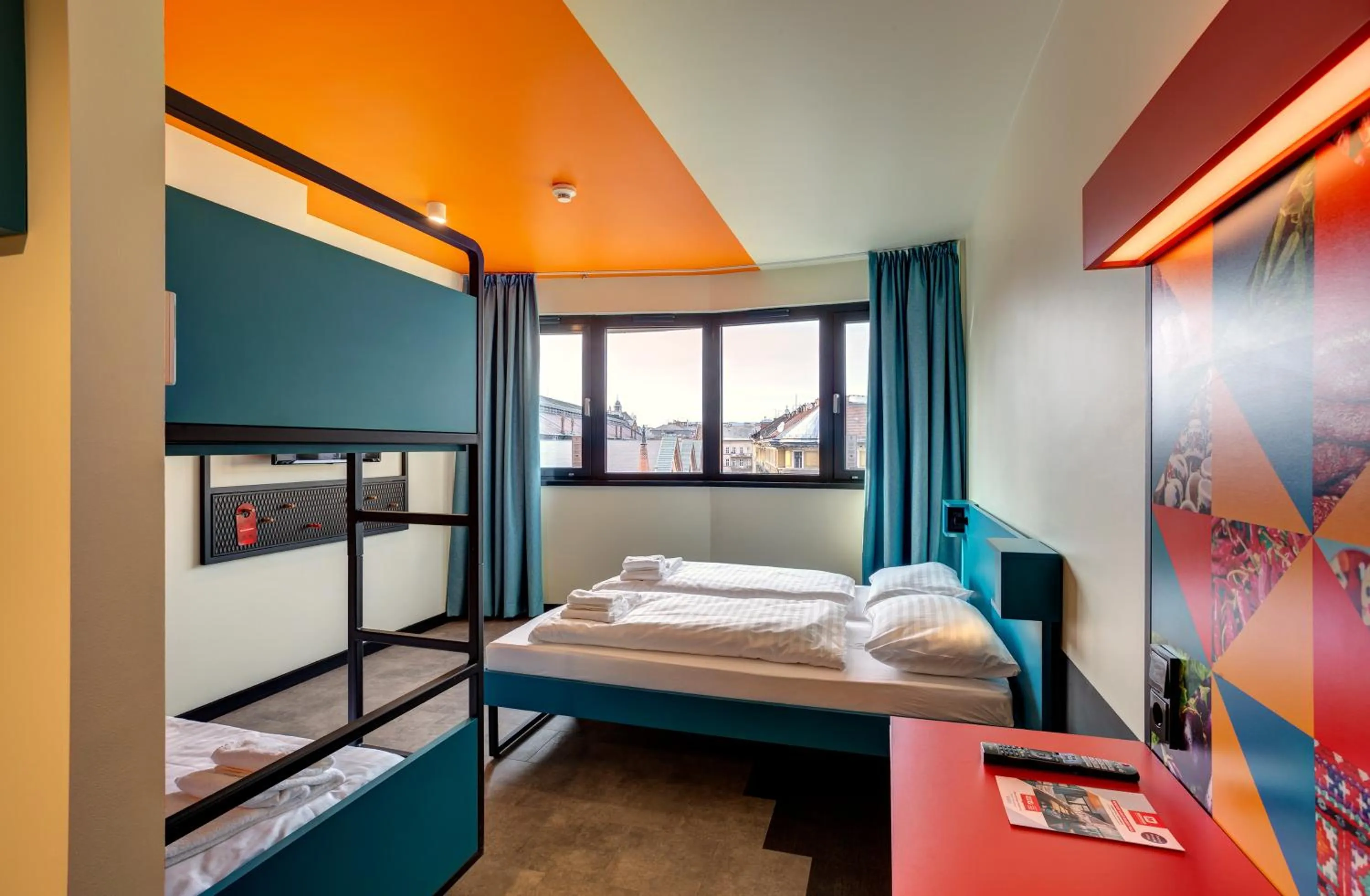 Bedroom, Bed in MEININGER Budapest Great Market Hall