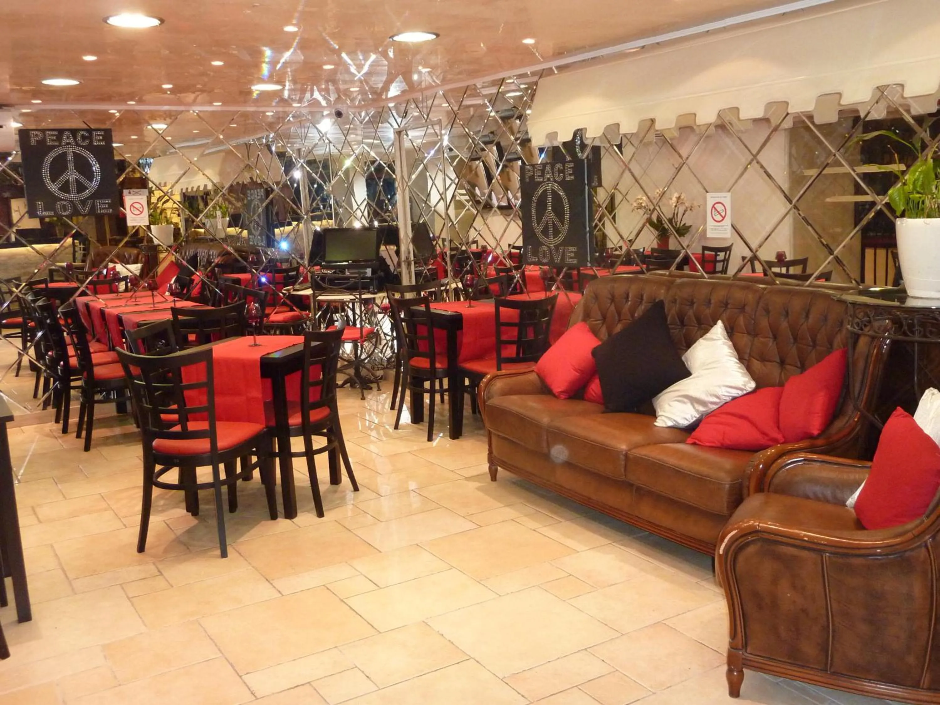 Restaurant/places to eat in Hôtel Villa Boeri