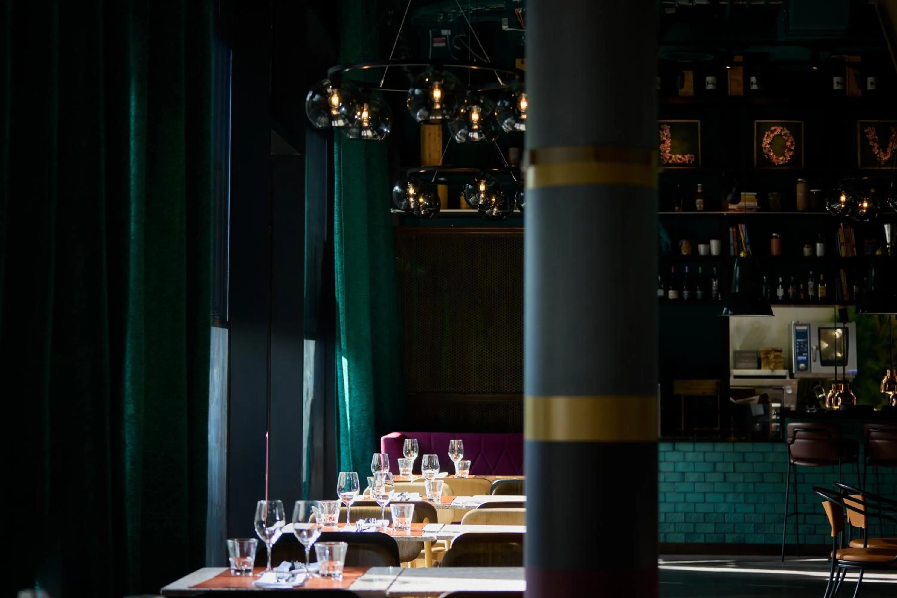 Restaurant/places to eat in Me and All Hotel Flims, by Hyatt