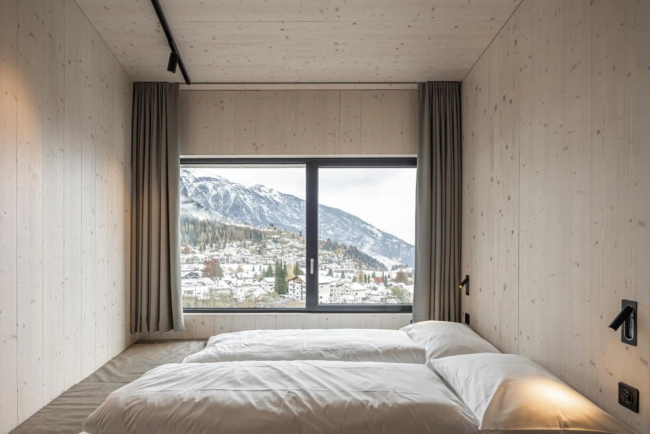 Bed in Me and All Hotel Flims, by Hyatt