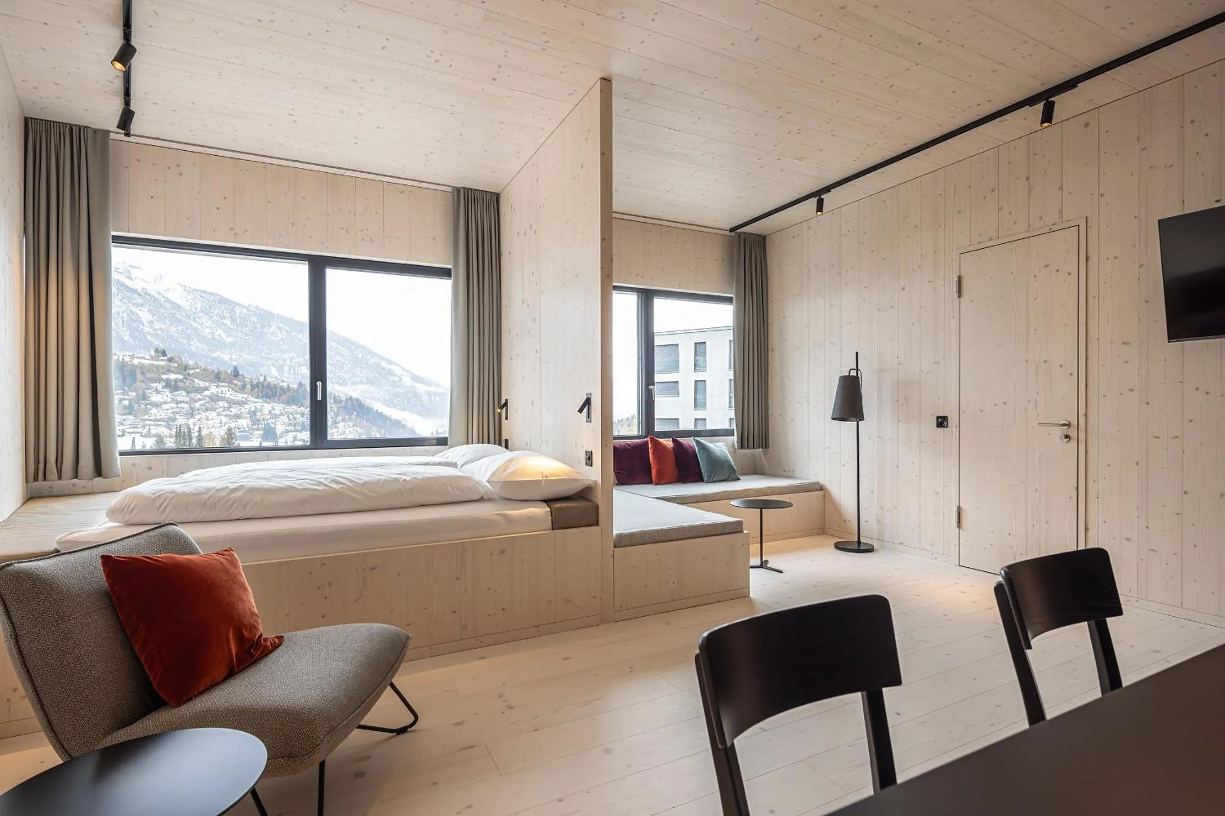 Bed in Me and All Hotel Flims, by Hyatt