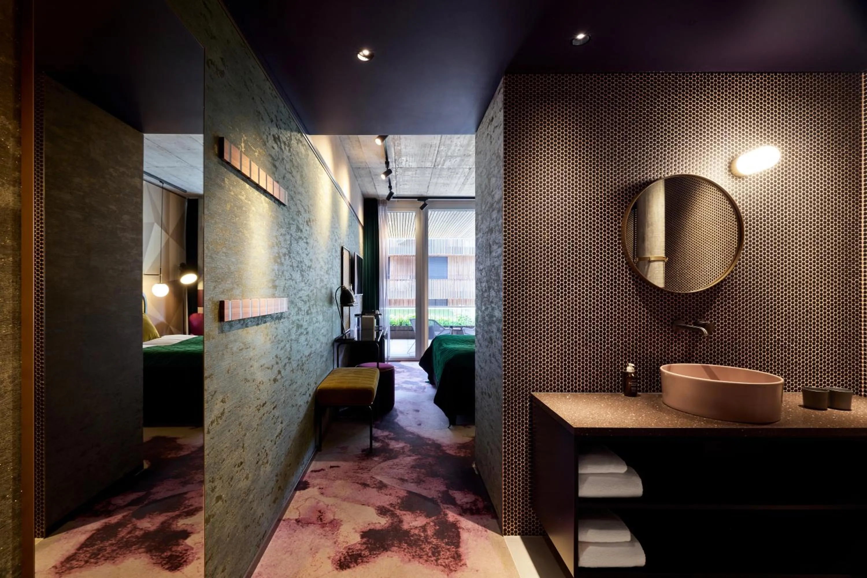 Bathroom, Bed in Me and All Hotel Flims, by Hyatt