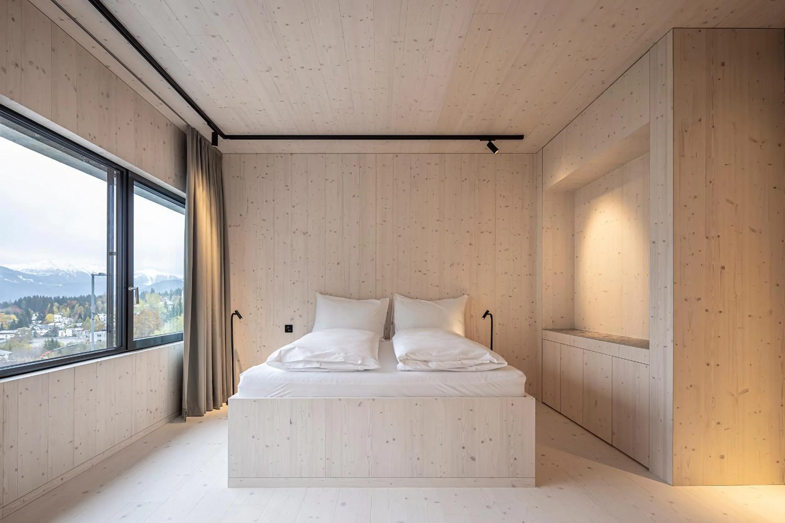 Bed in Me and All Hotel Flims, by Hyatt