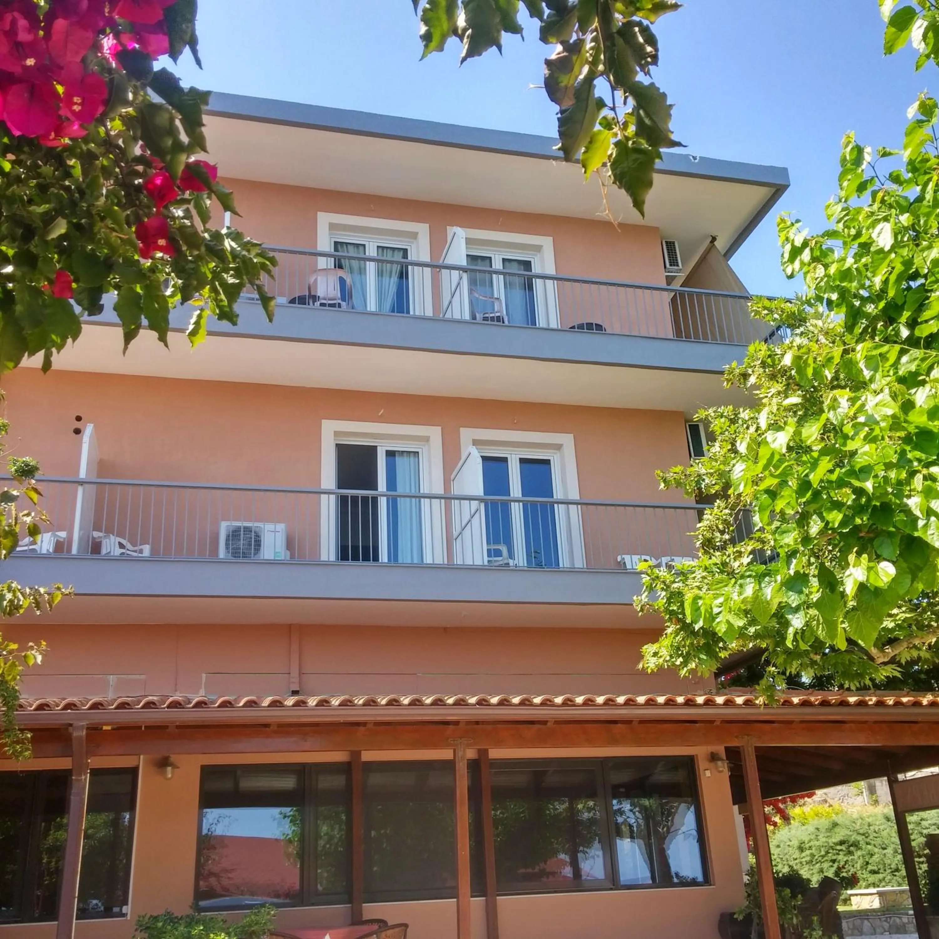 Property building in Castella Beach