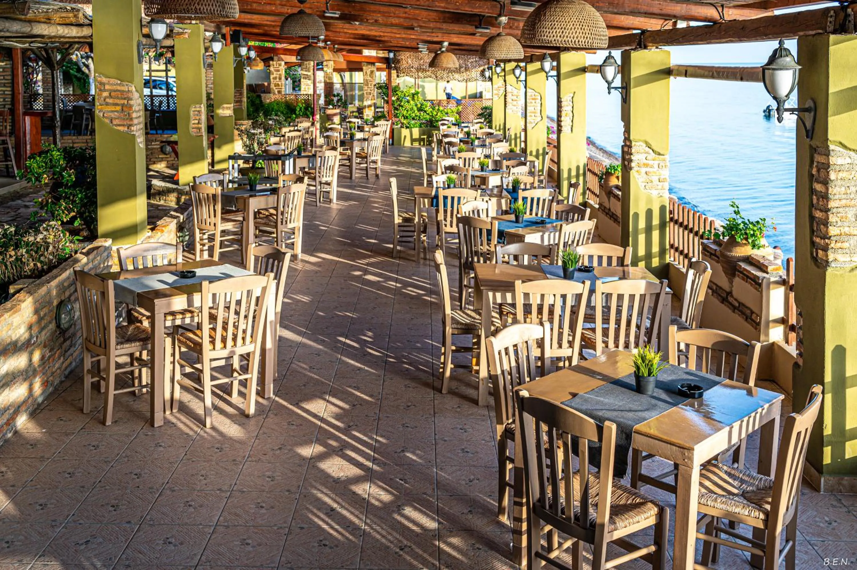 Restaurant/places to eat in Castella Beach