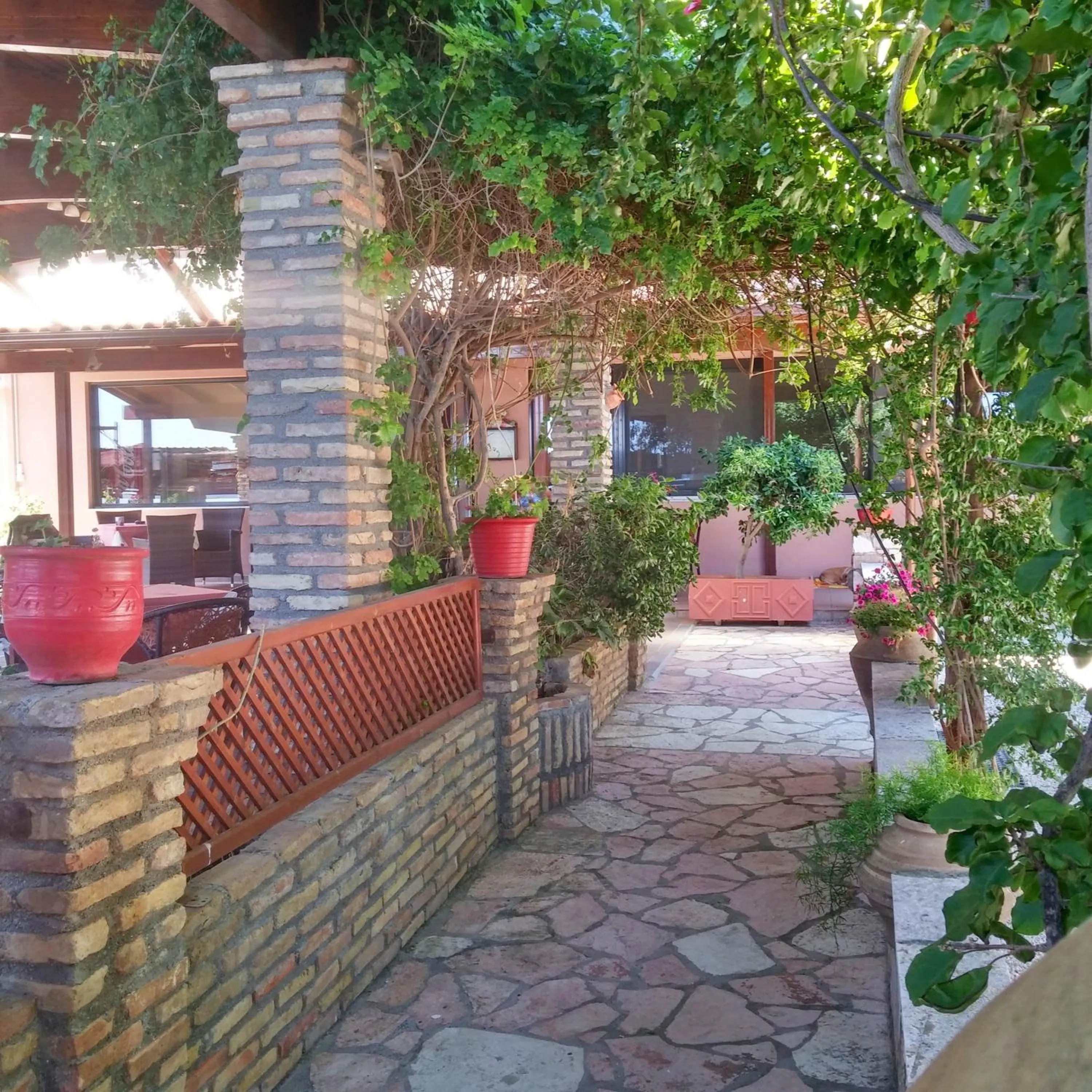 Restaurant/places to eat in Castella Beach