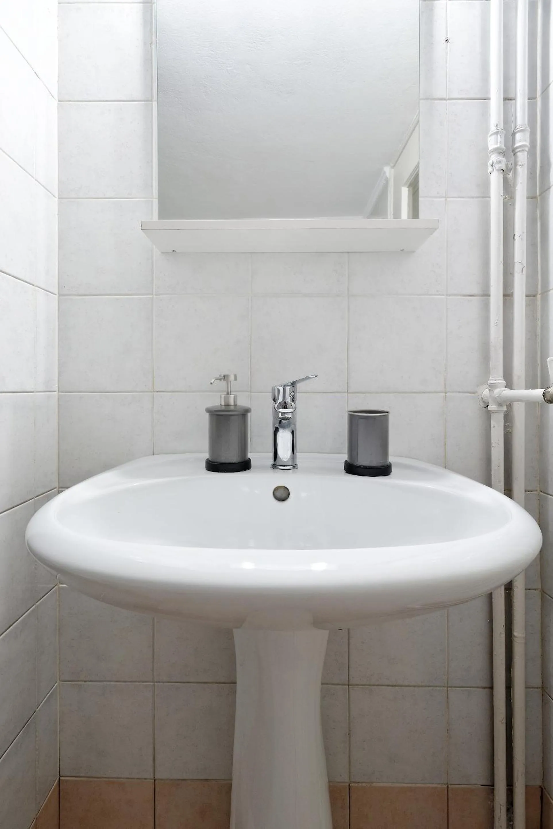 Bathroom in Athens Heartbeat