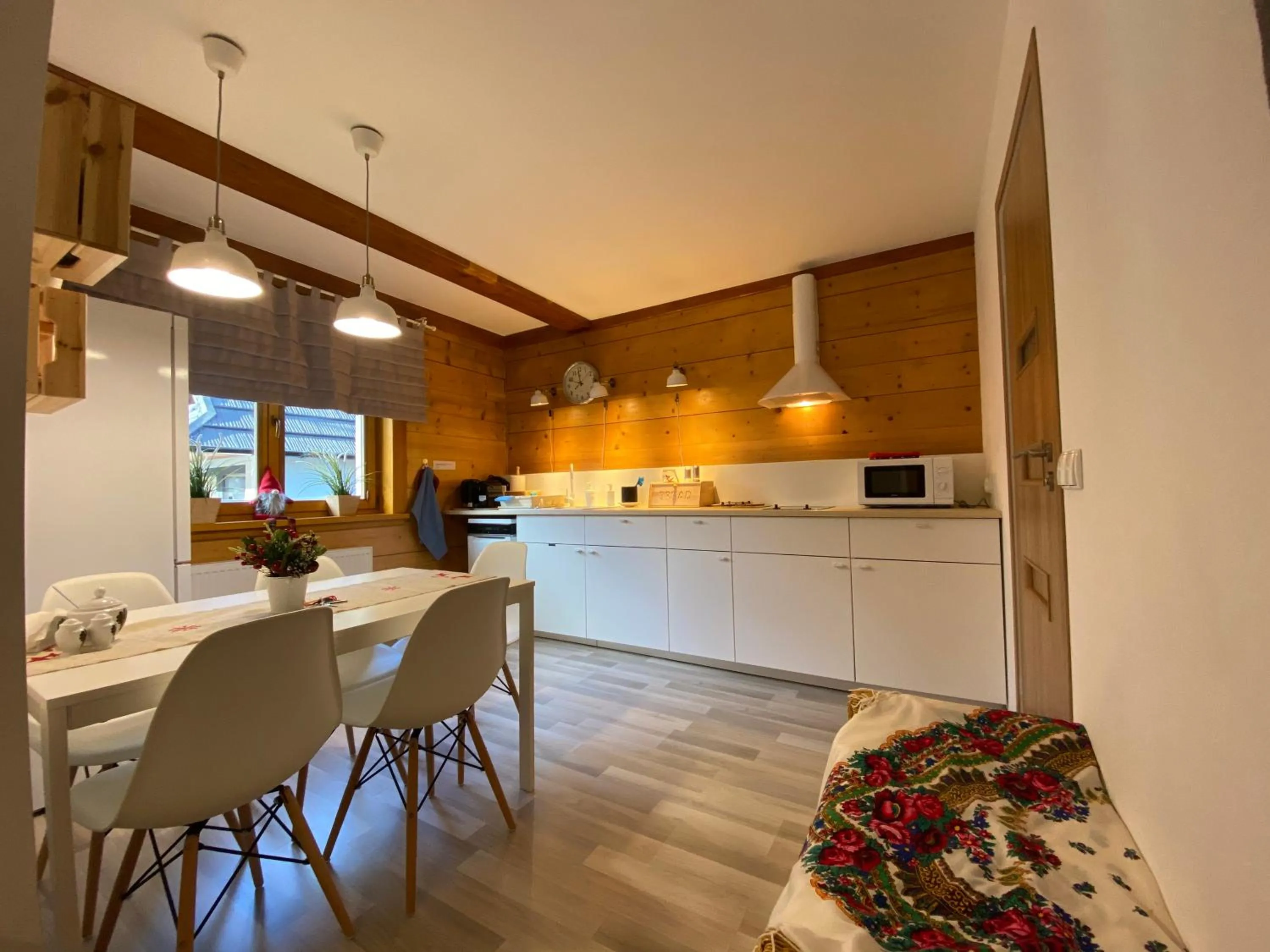 Communal kitchen in Domek Leśny