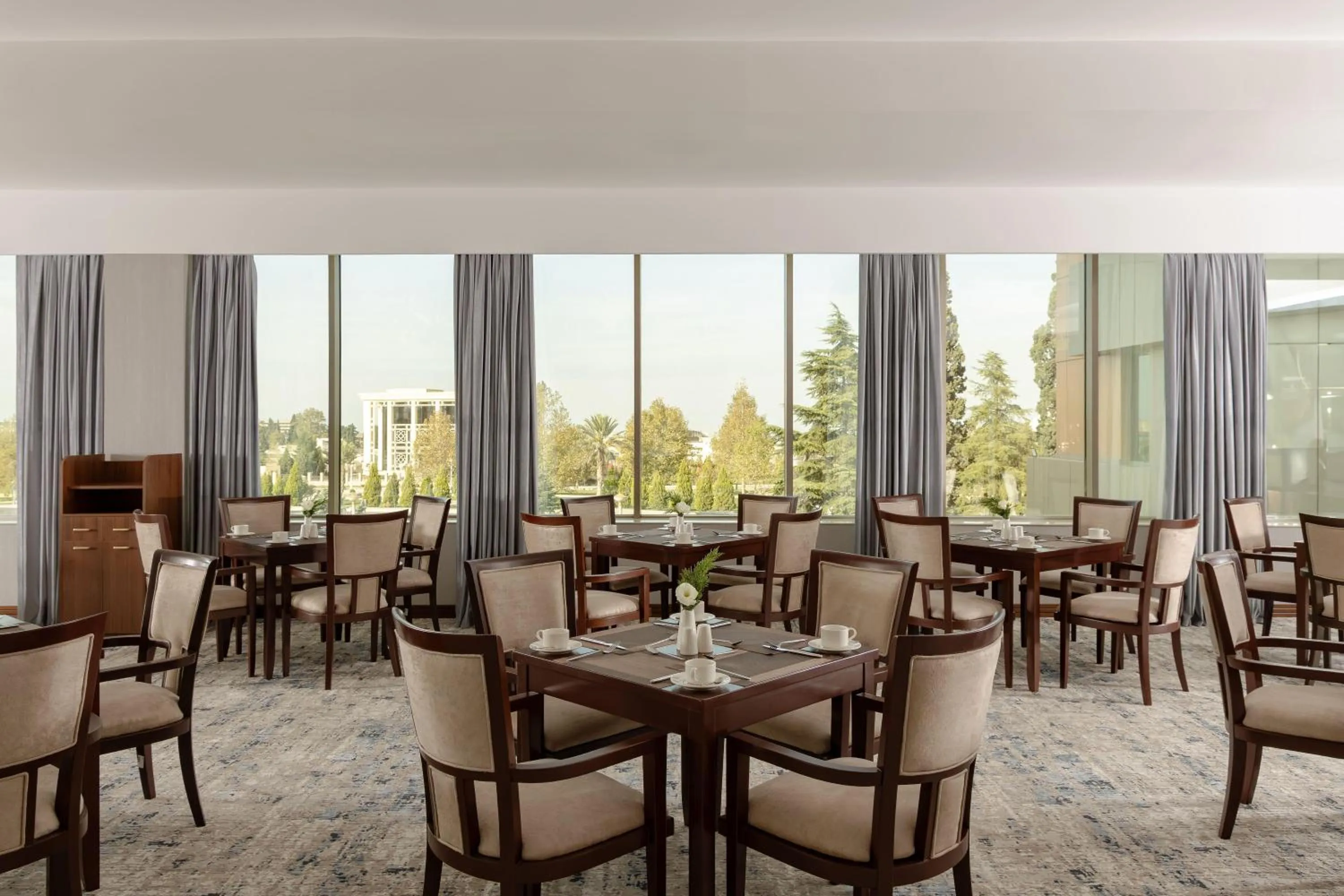 Restaurant/places to eat in Ramada Plaza by Wyndham Gence