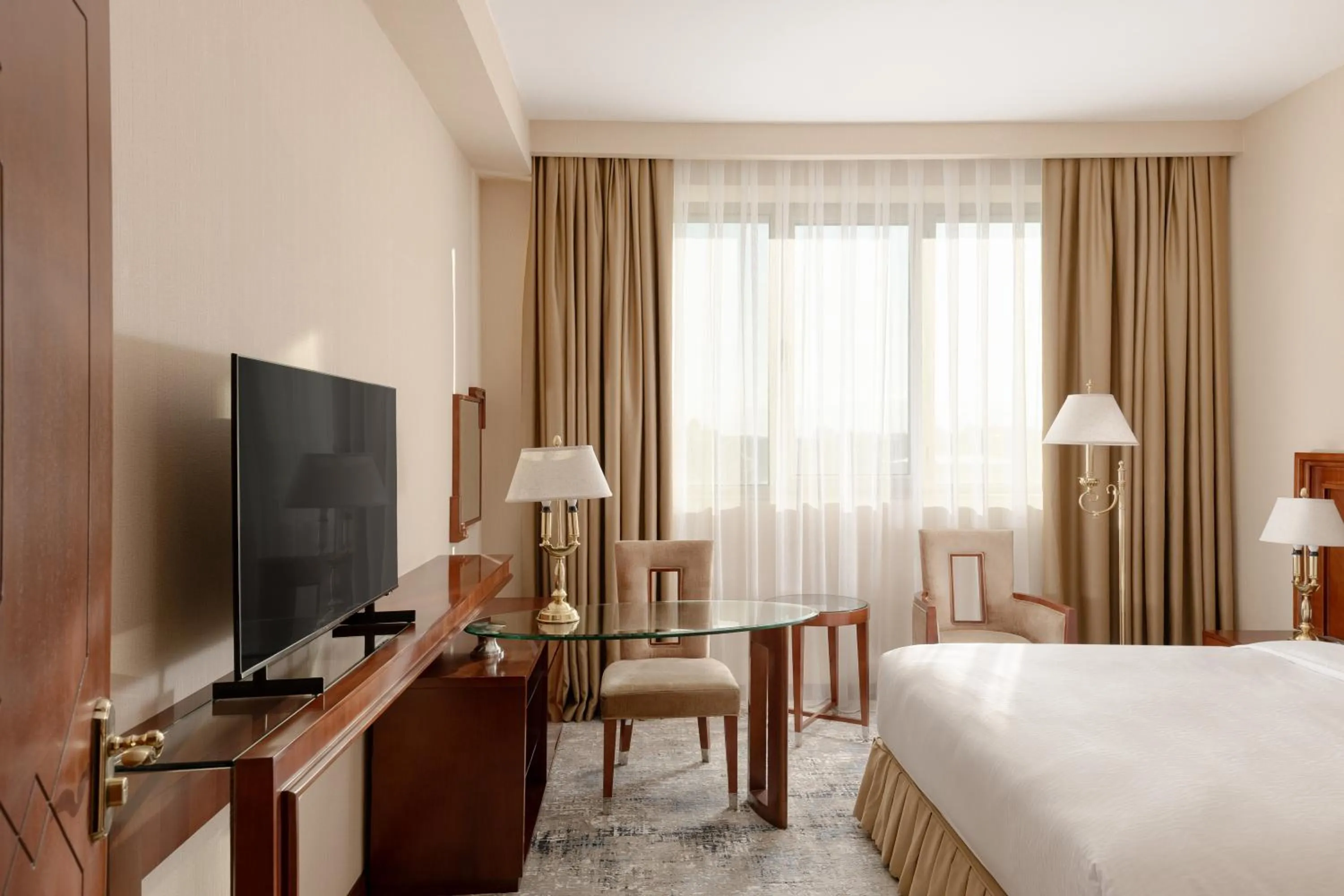 Bedroom, Bed in Ramada Plaza by Wyndham Gence