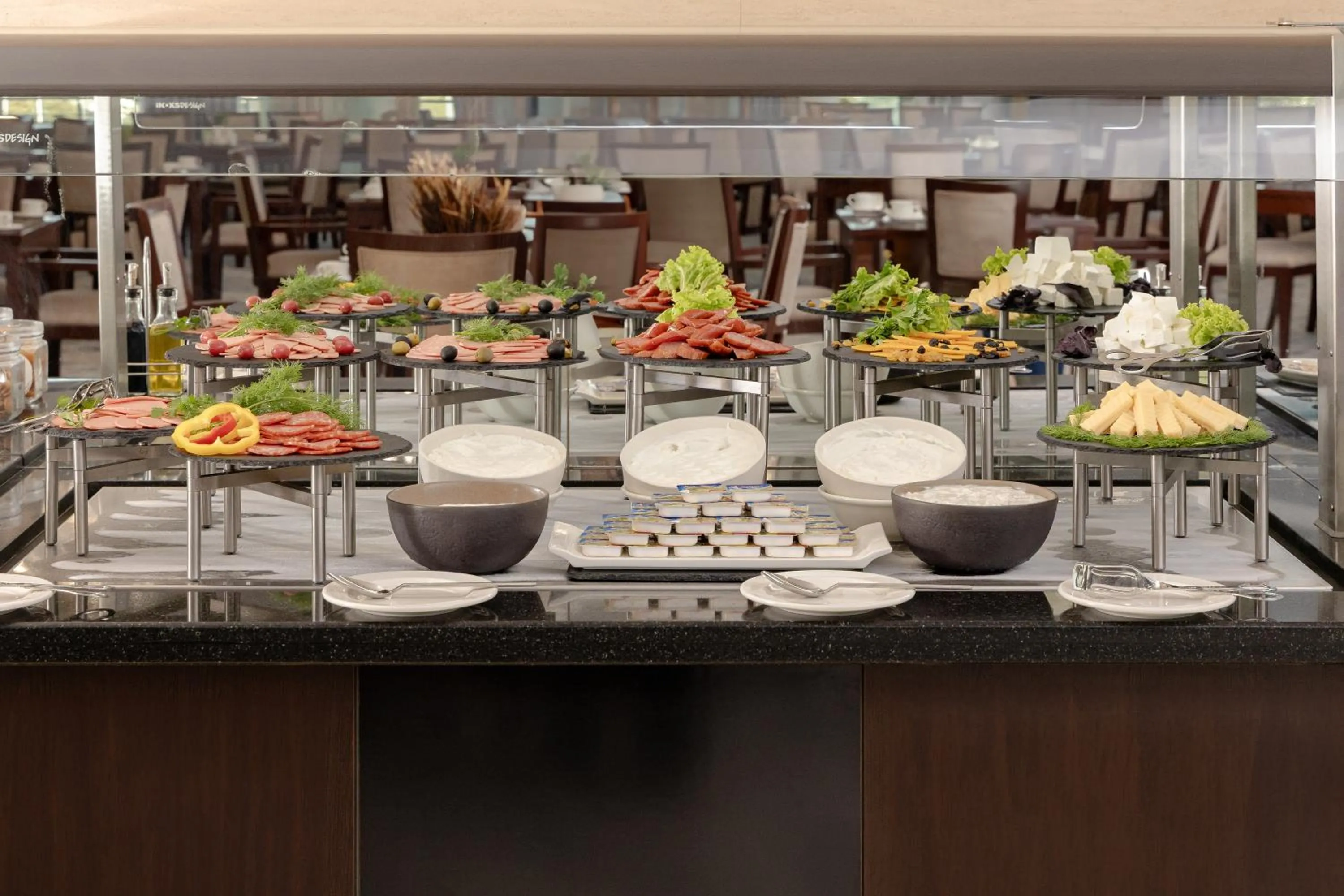 Buffet breakfast in Ramada Plaza by Wyndham Gence