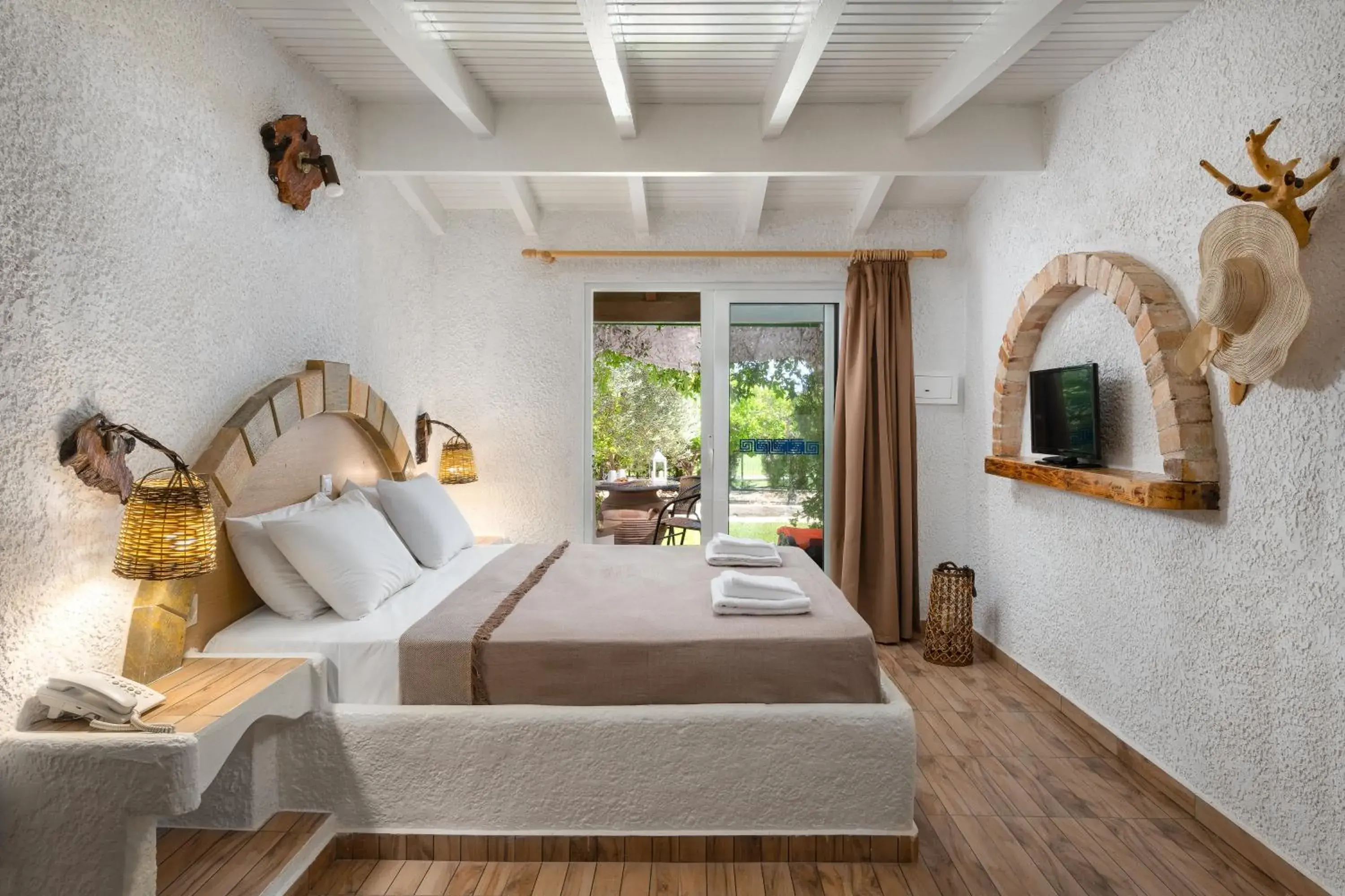 Double Room with Terrace in Elefteria Apts & Suites Double Room with Terrace in Elefteria Apts & Suites