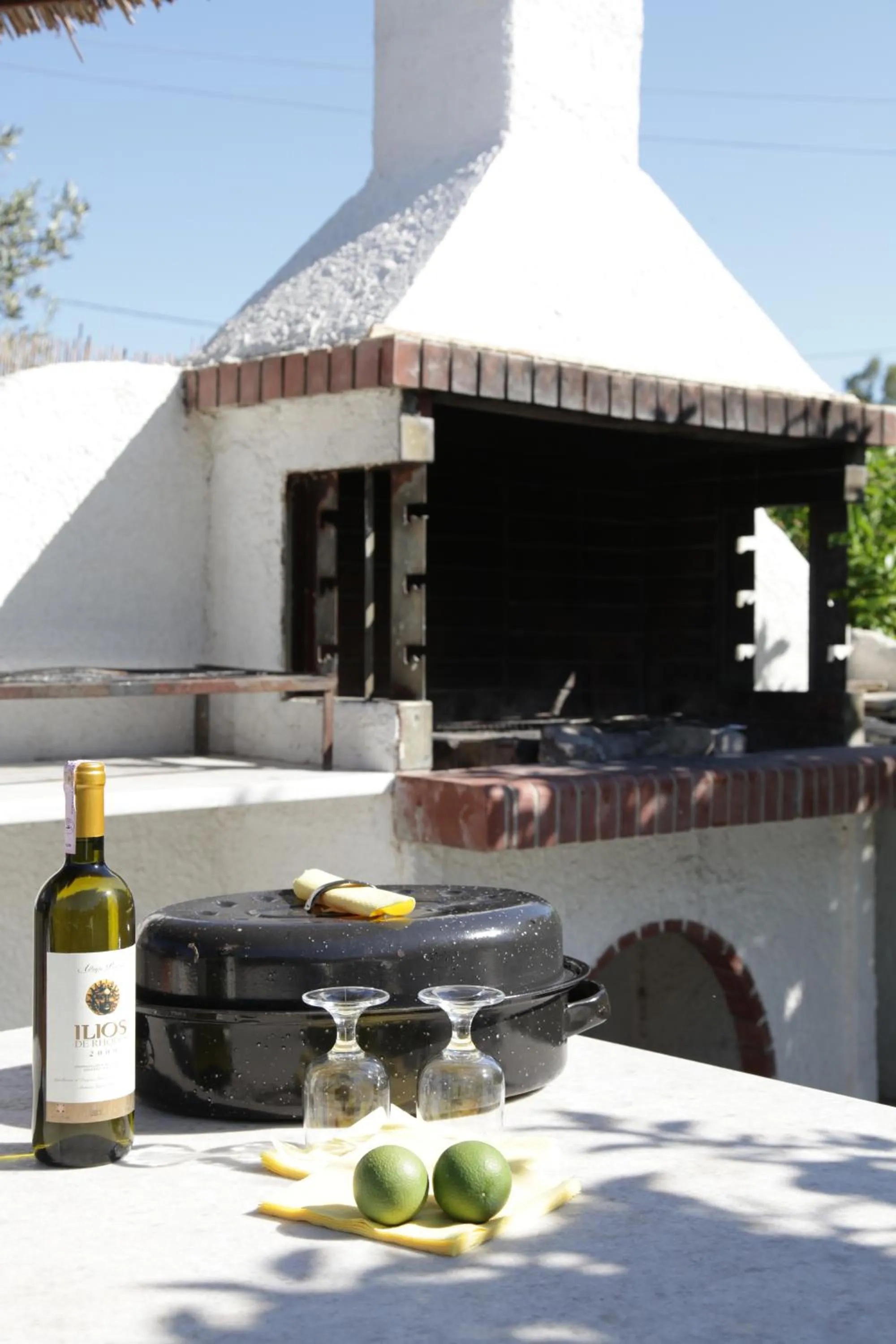 BBQ facilities in Elefteria Apts & Suites