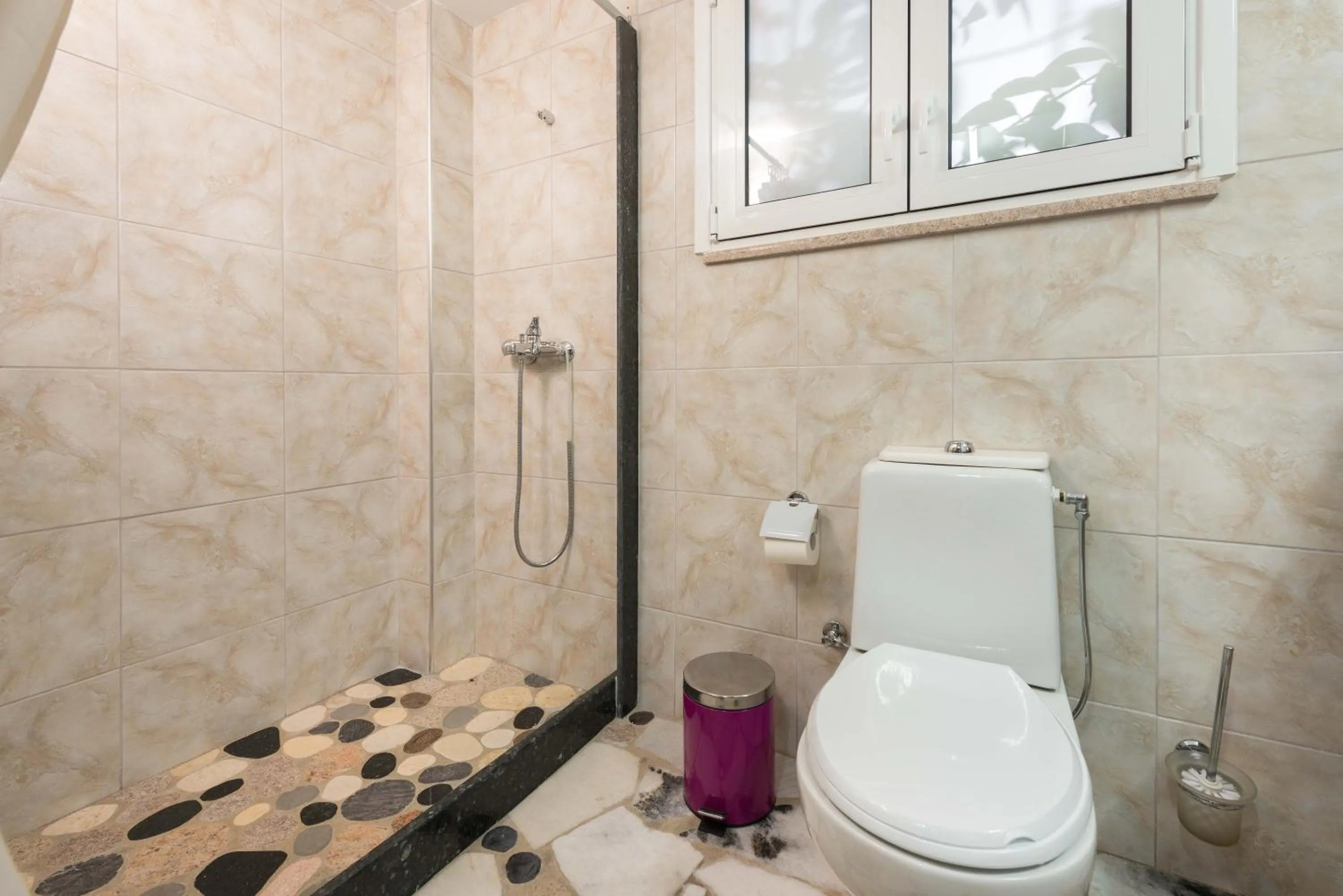 Toilet in Elefteria Apts & Suites