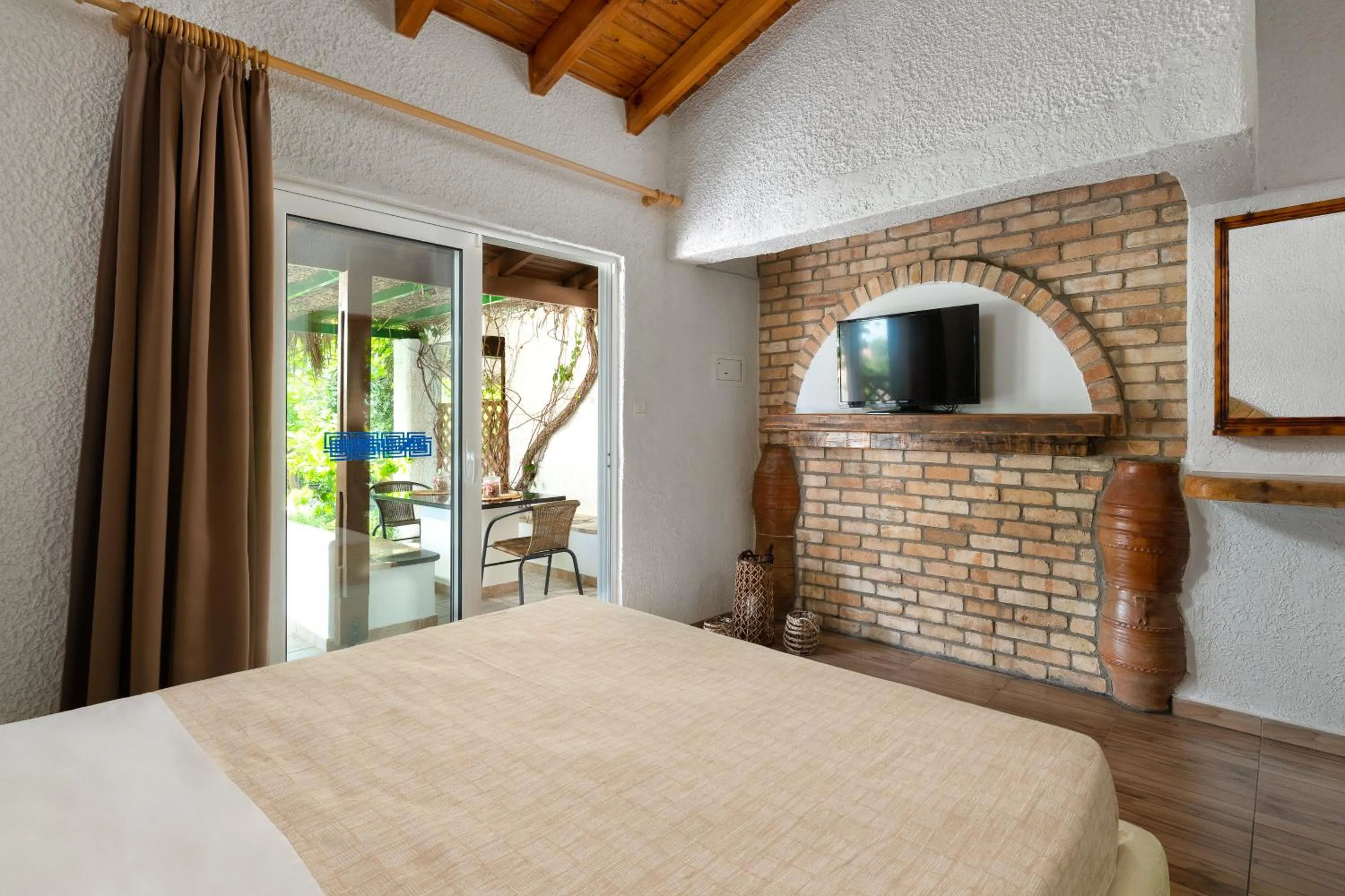 Bedroom, Bed in Elefteria Apts & Suites