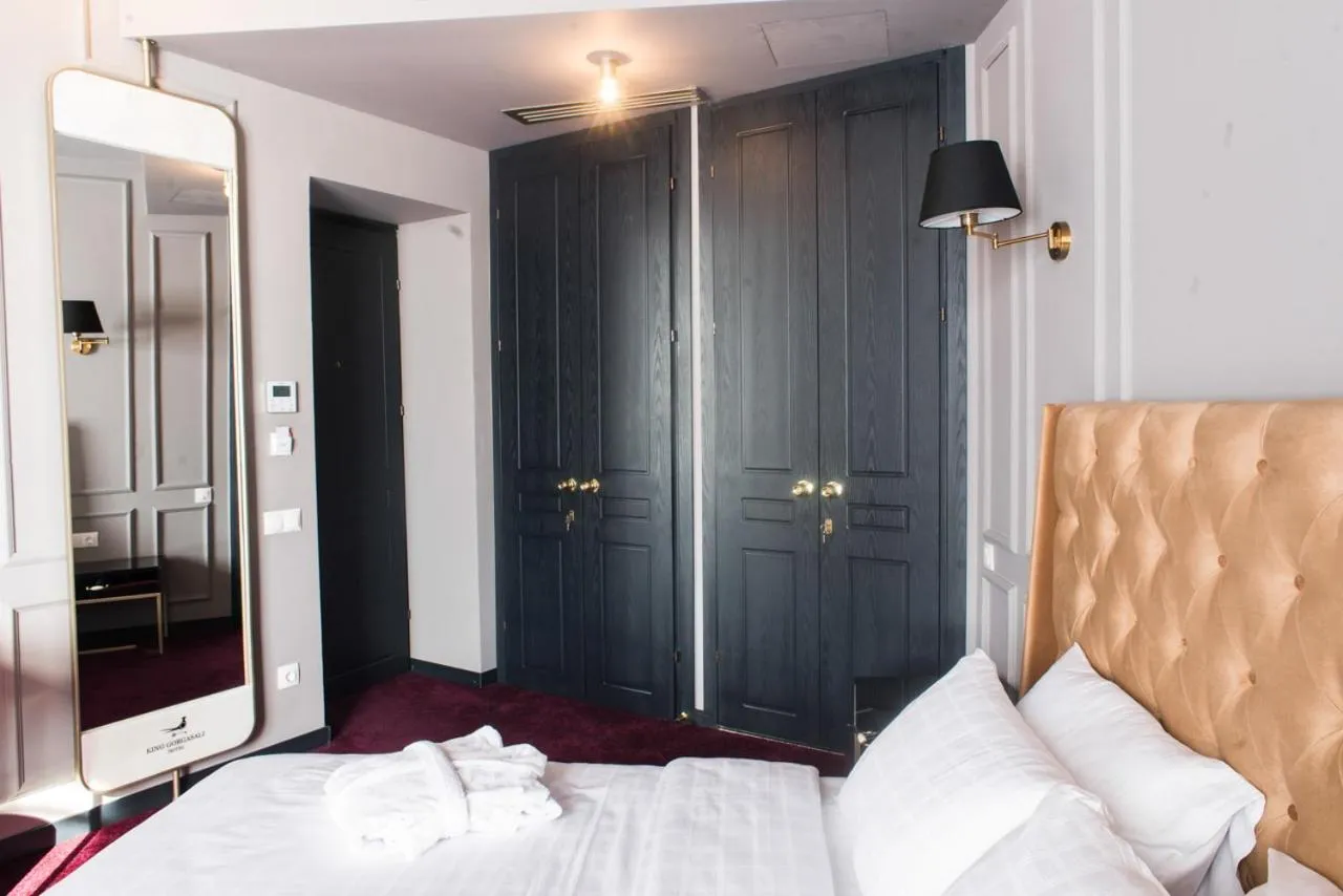 Photo of the whole room, Bed in King Gorgasali