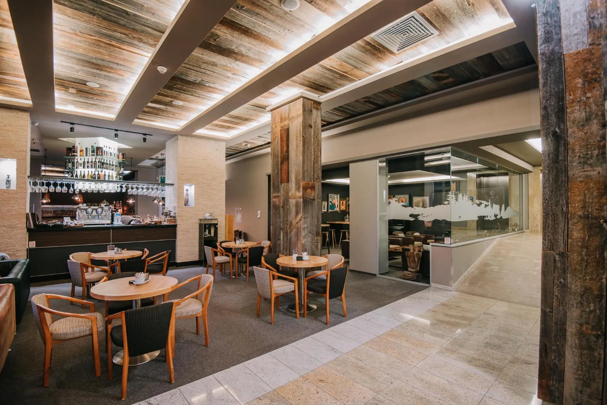 Lounge or bar in Balvanyos Resort - Peakture Hotel & Grand Hotel Balvanyos