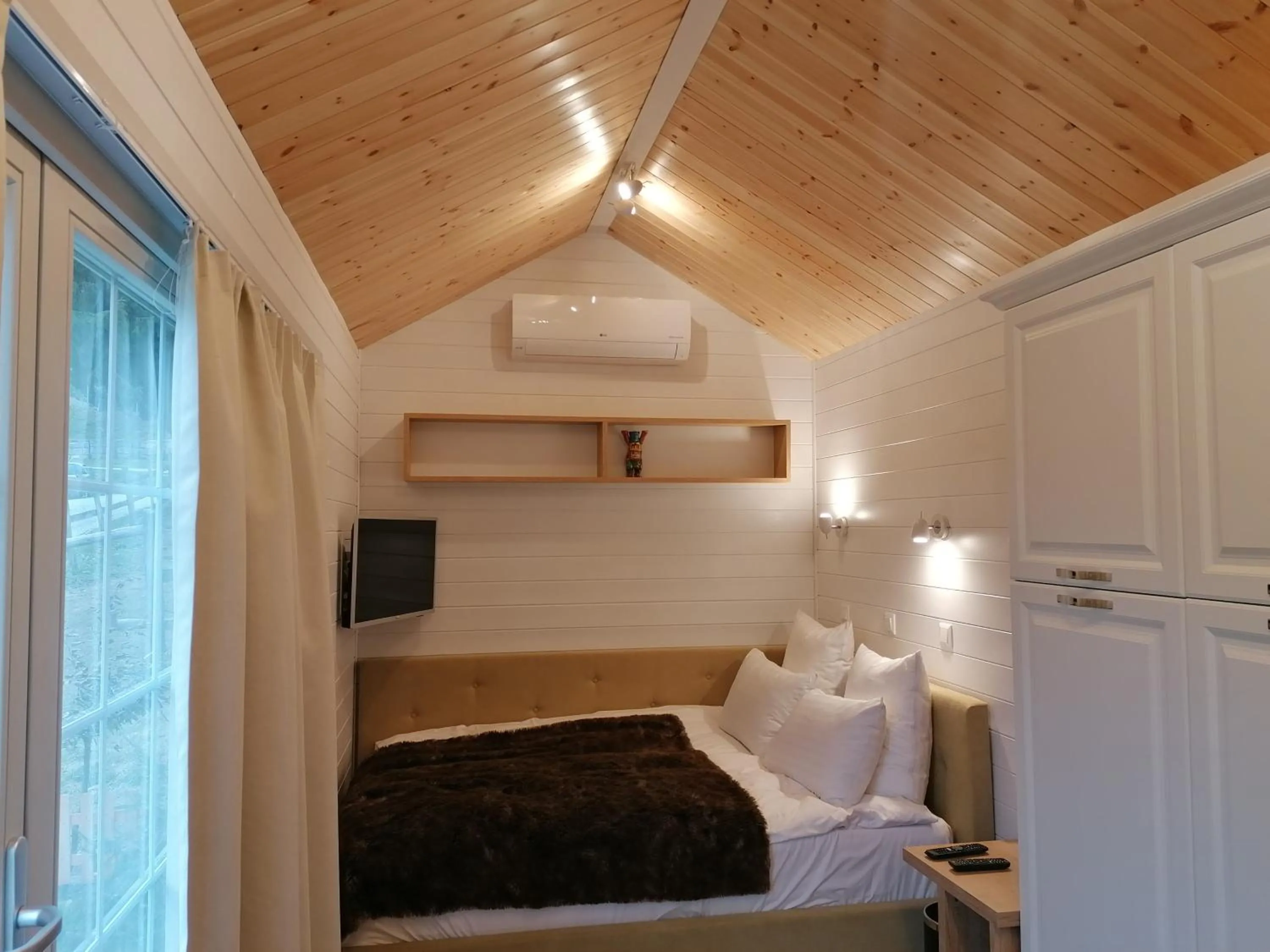 Bed in Balvanyos Resort - Peakture Hotel & Grand Hotel Balvanyos