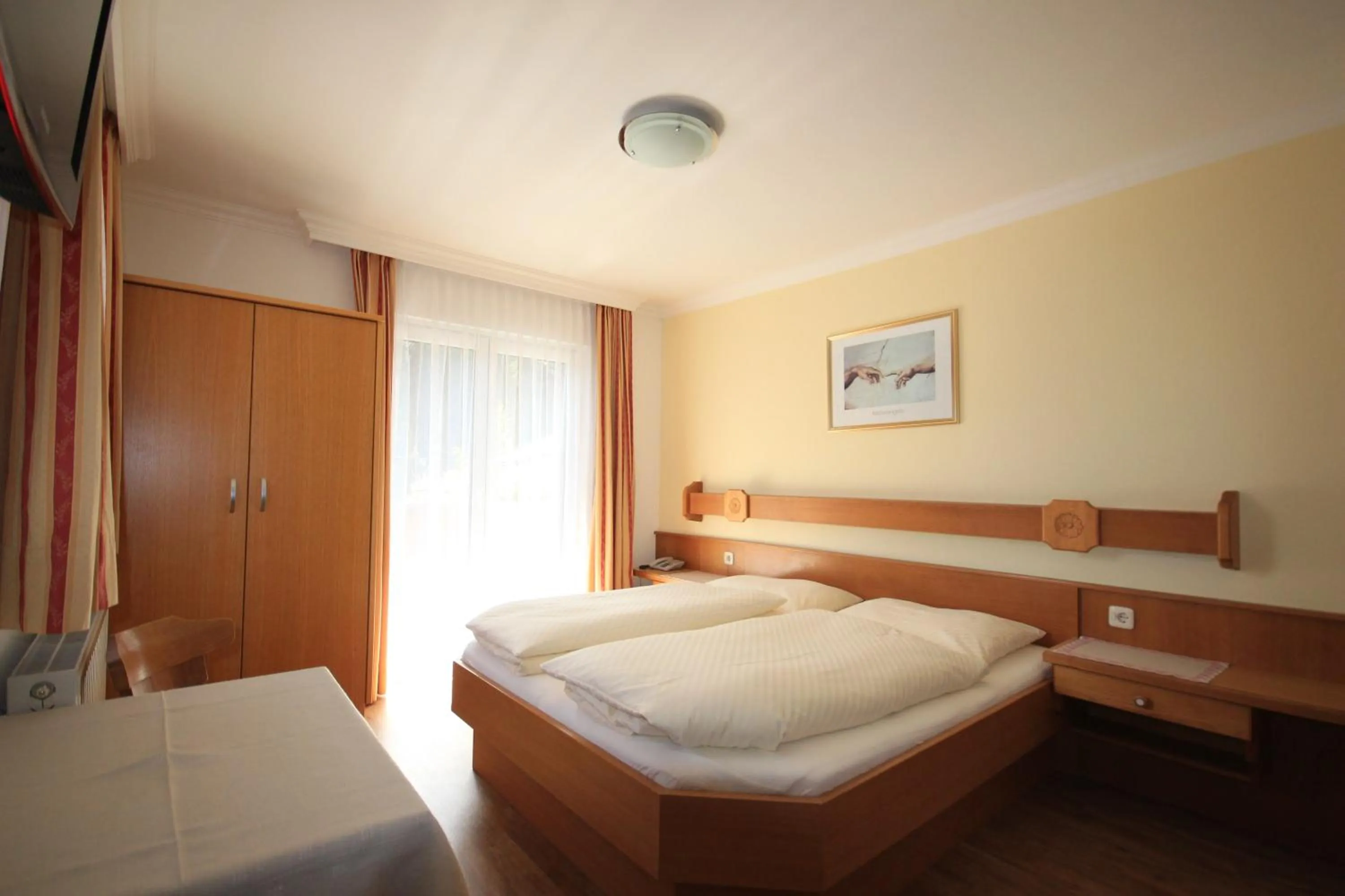 Photo of the whole room, Bed in Pension Riedlsperger