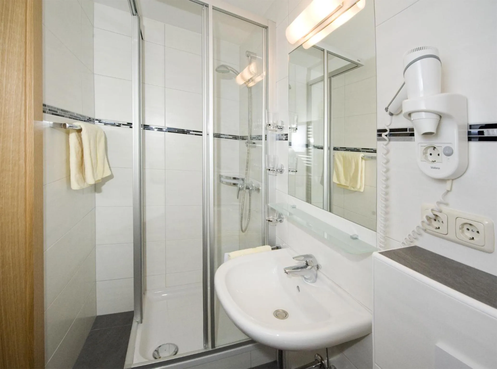 Bathroom in Pension Riedlsperger