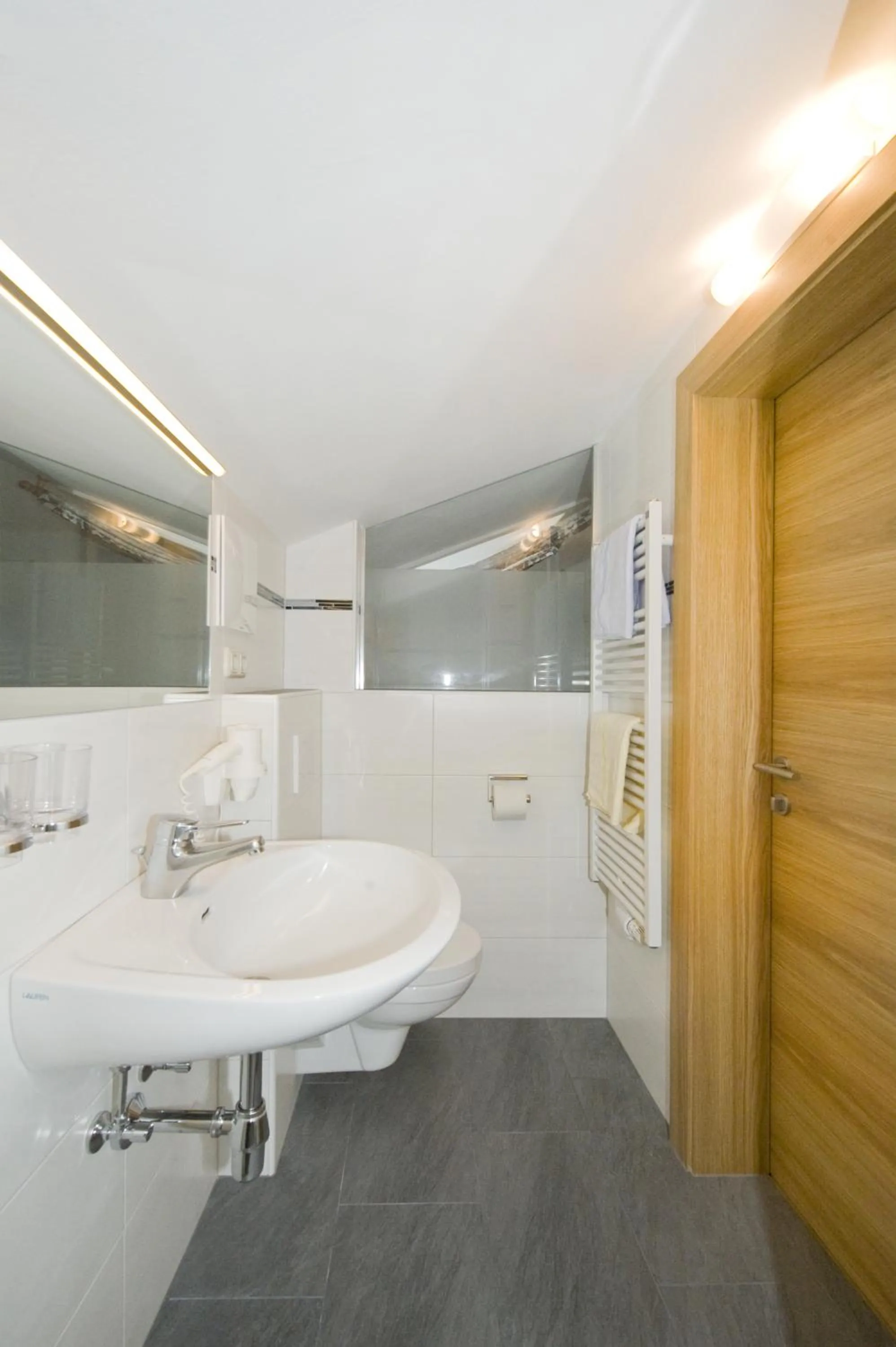 Bathroom in Pension Riedlsperger