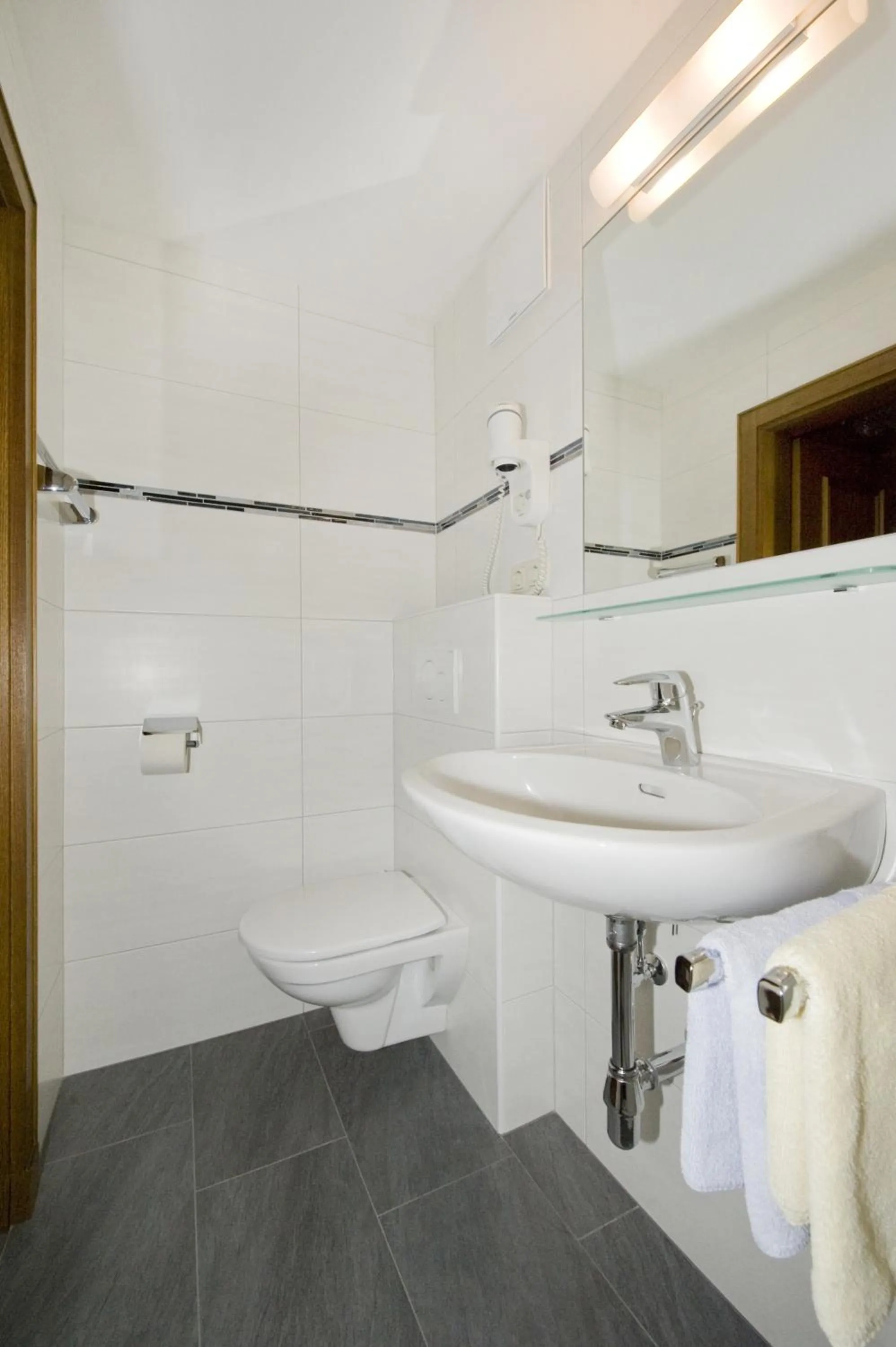 Bathroom in Pension Riedlsperger