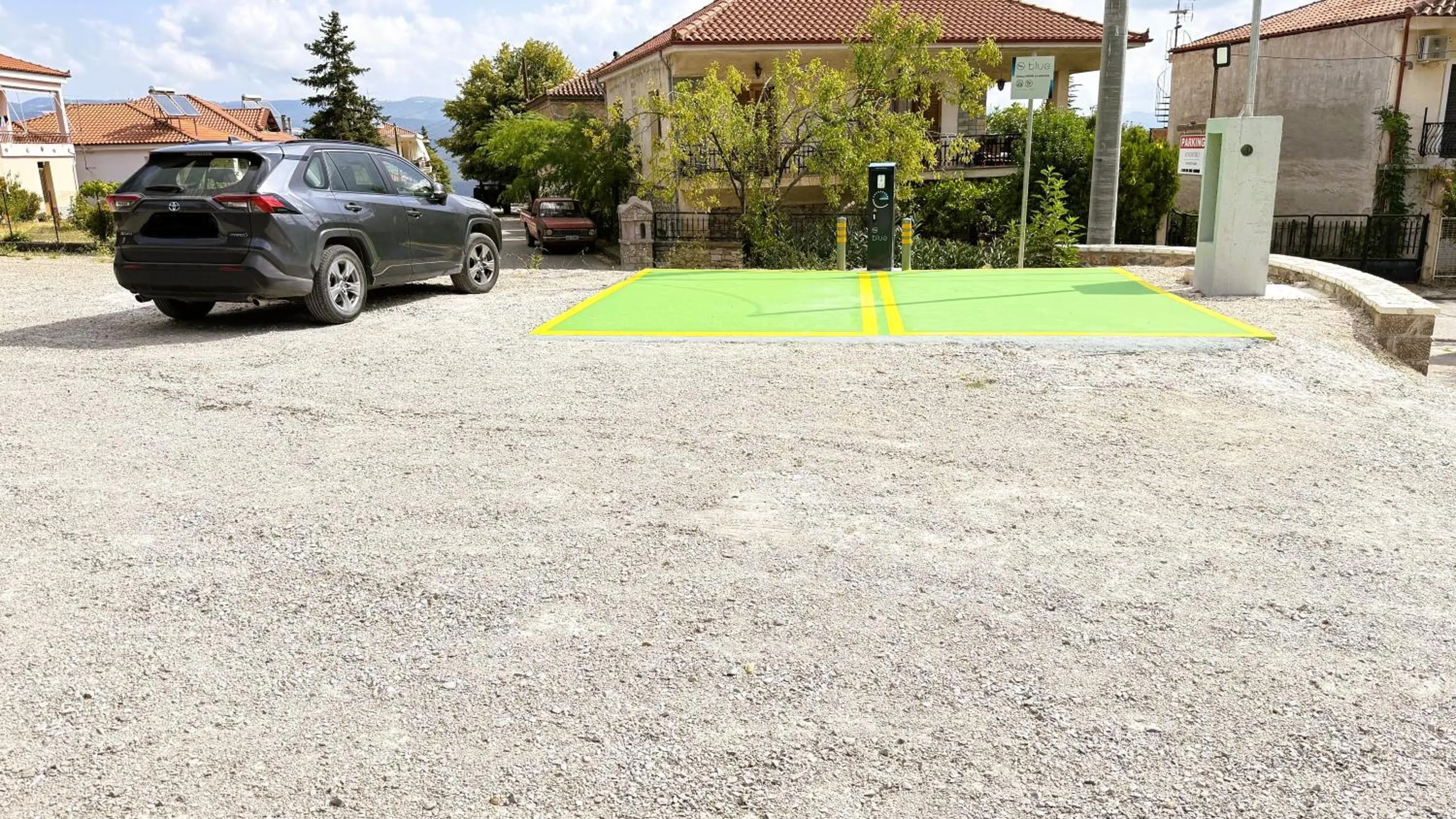 Property building in Archontiko Parnassus Dadi