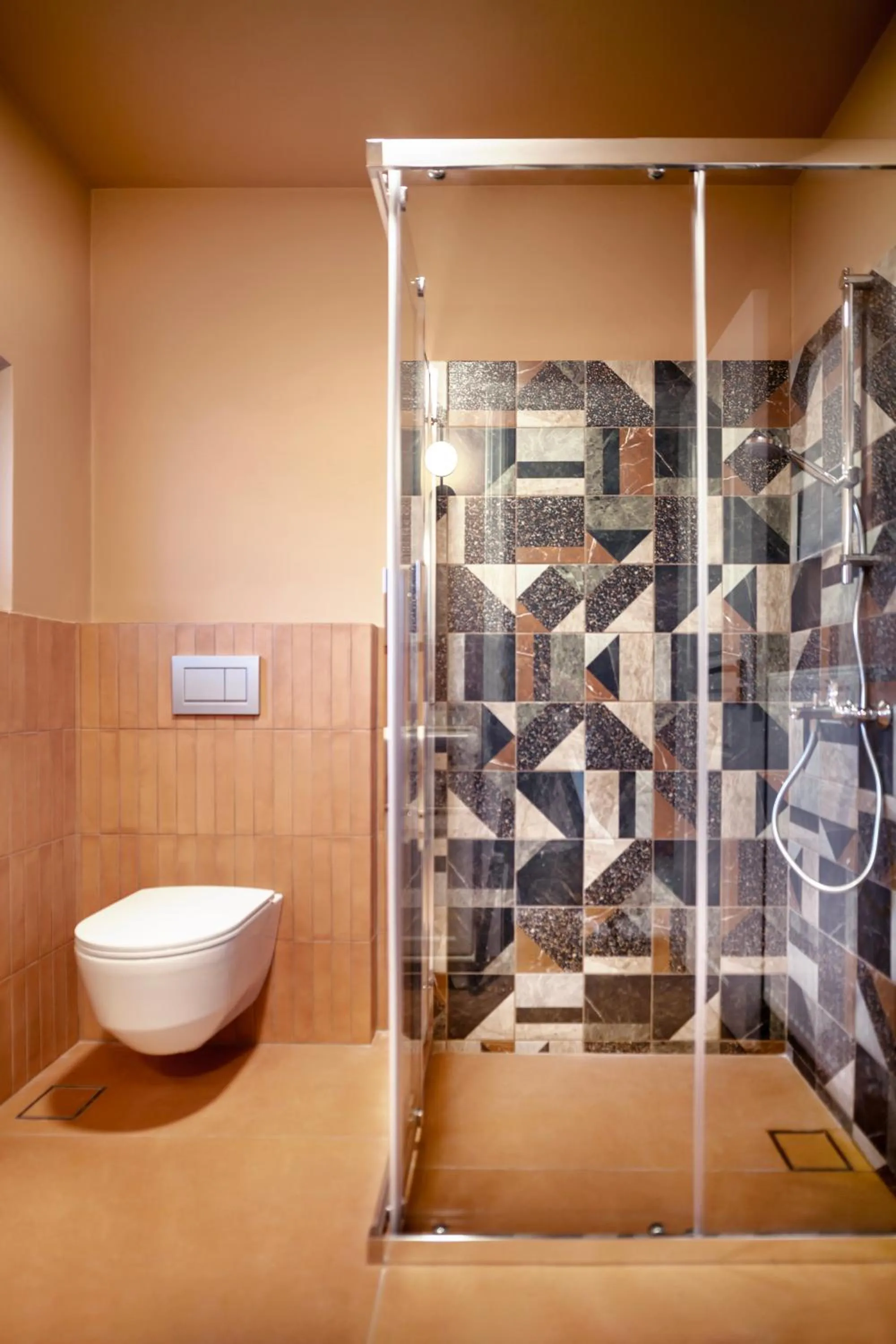 Toilet in Archontiko Parnassus Dadi