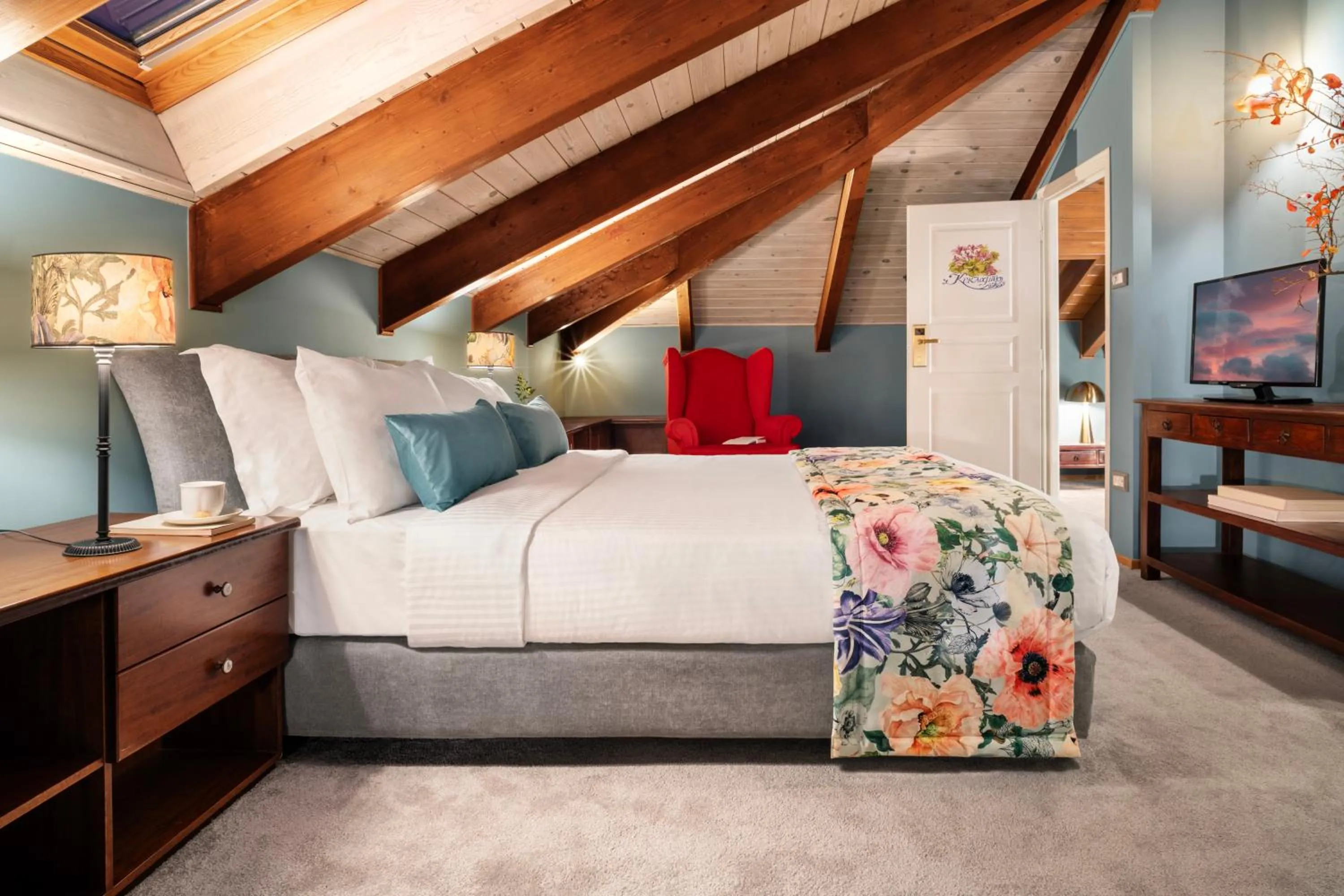 Bed in Archontiko Parnassus Dadi