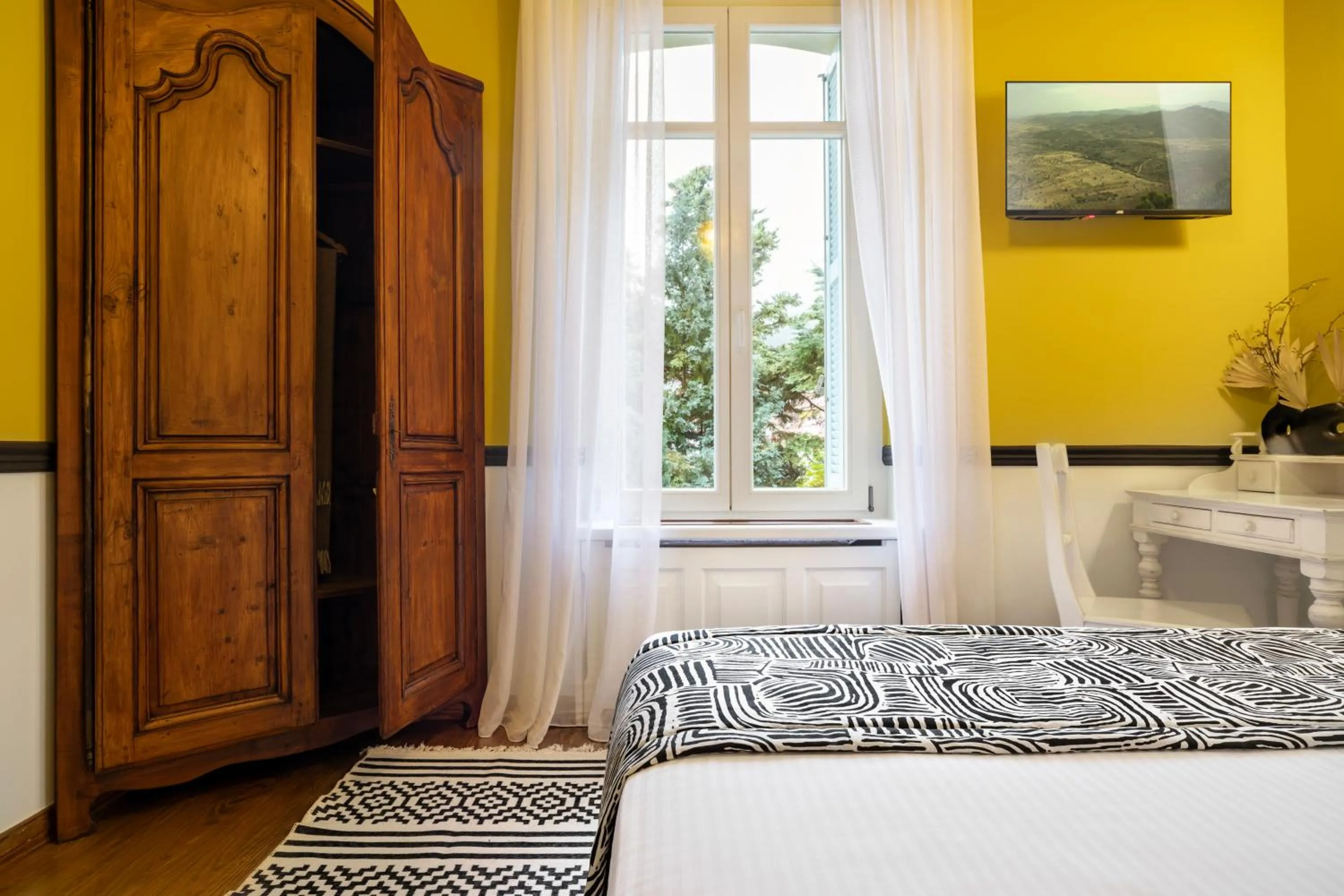 Bed in Archontiko Parnassus Dadi