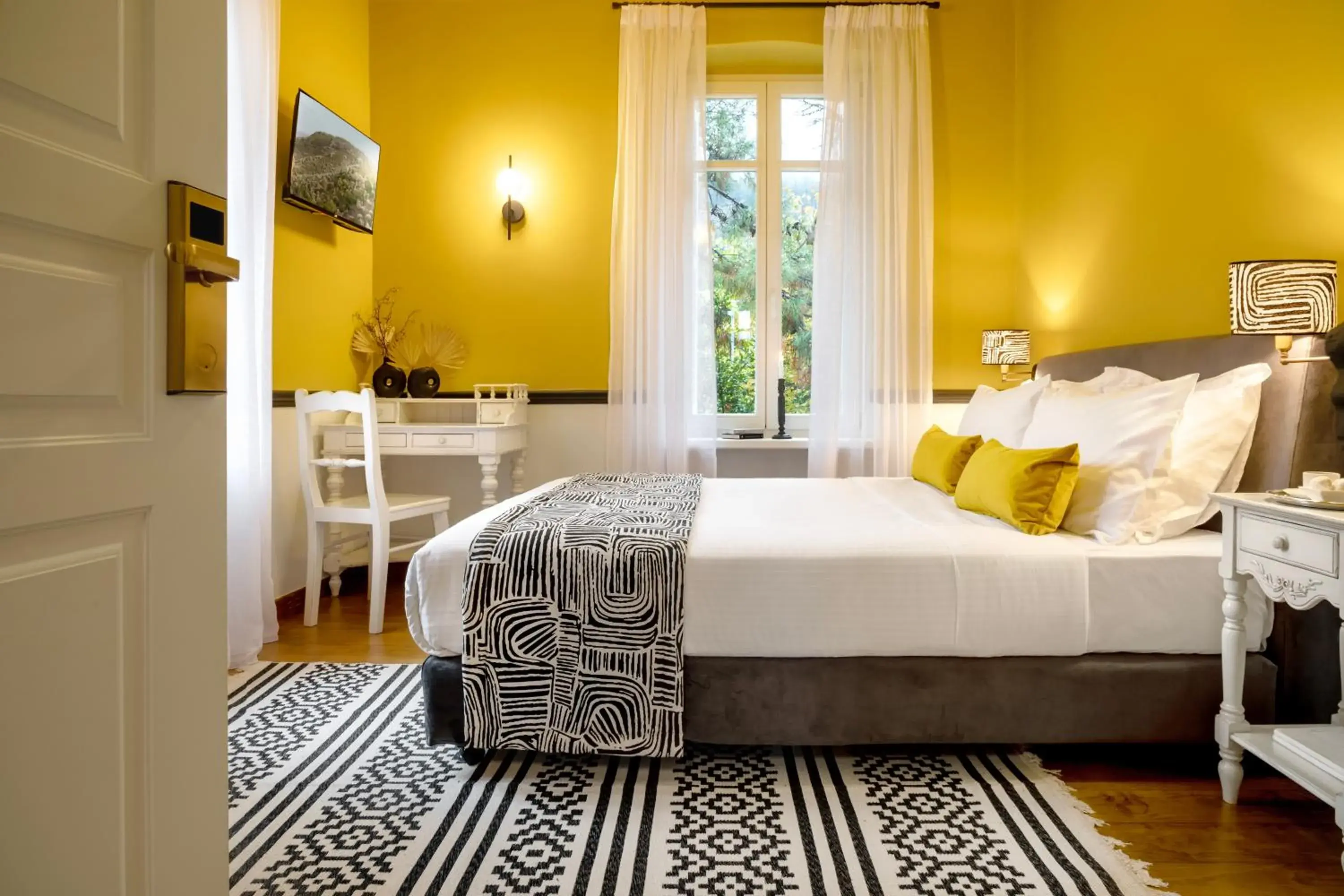 Double or Twin Room with Garden View in Archontiko Parnassus Dadi Double or Twin Room with Garden View in Archontiko Parnassus Dadi