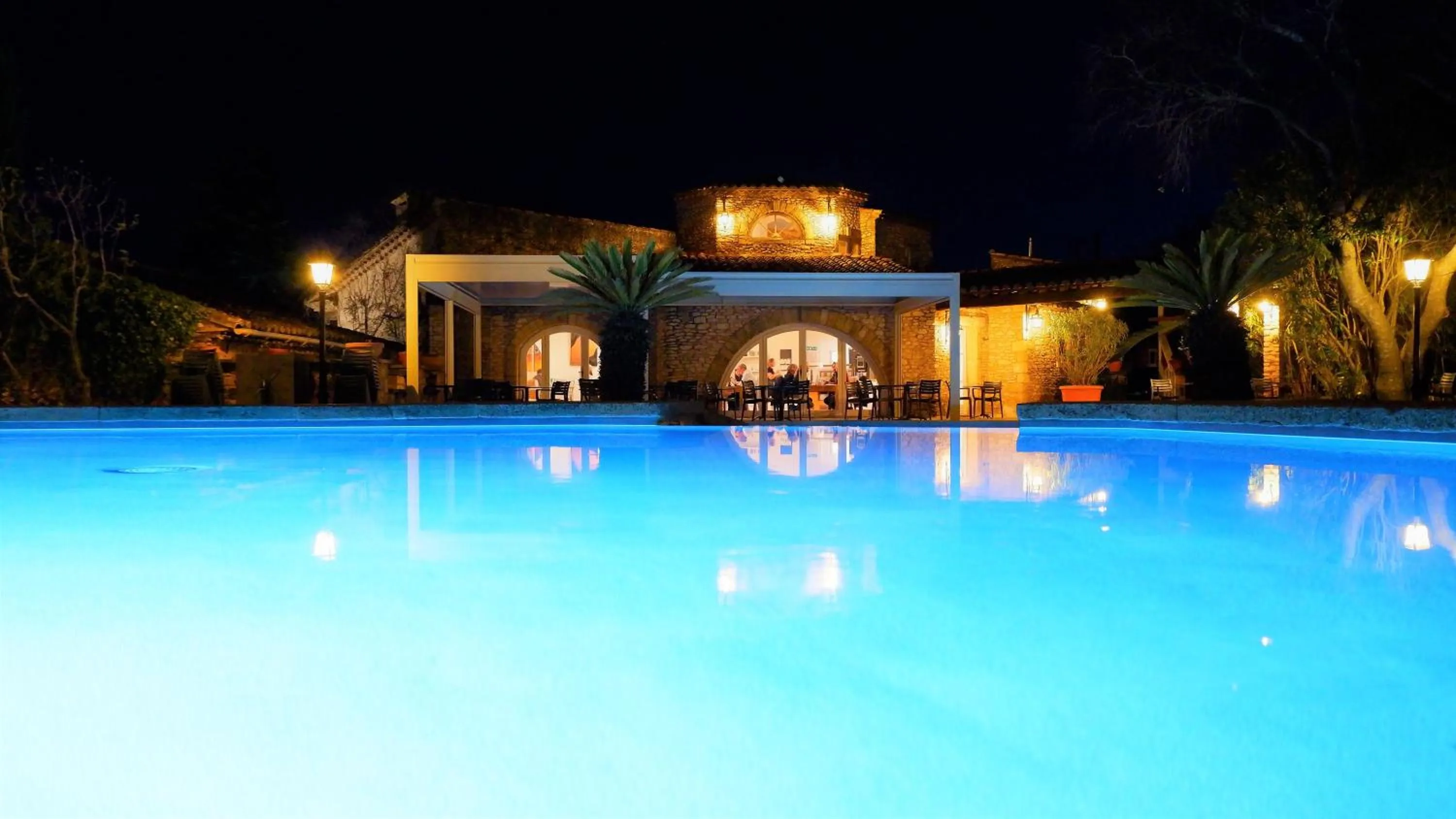 Property building in L'Enclos des Lauriers Roses