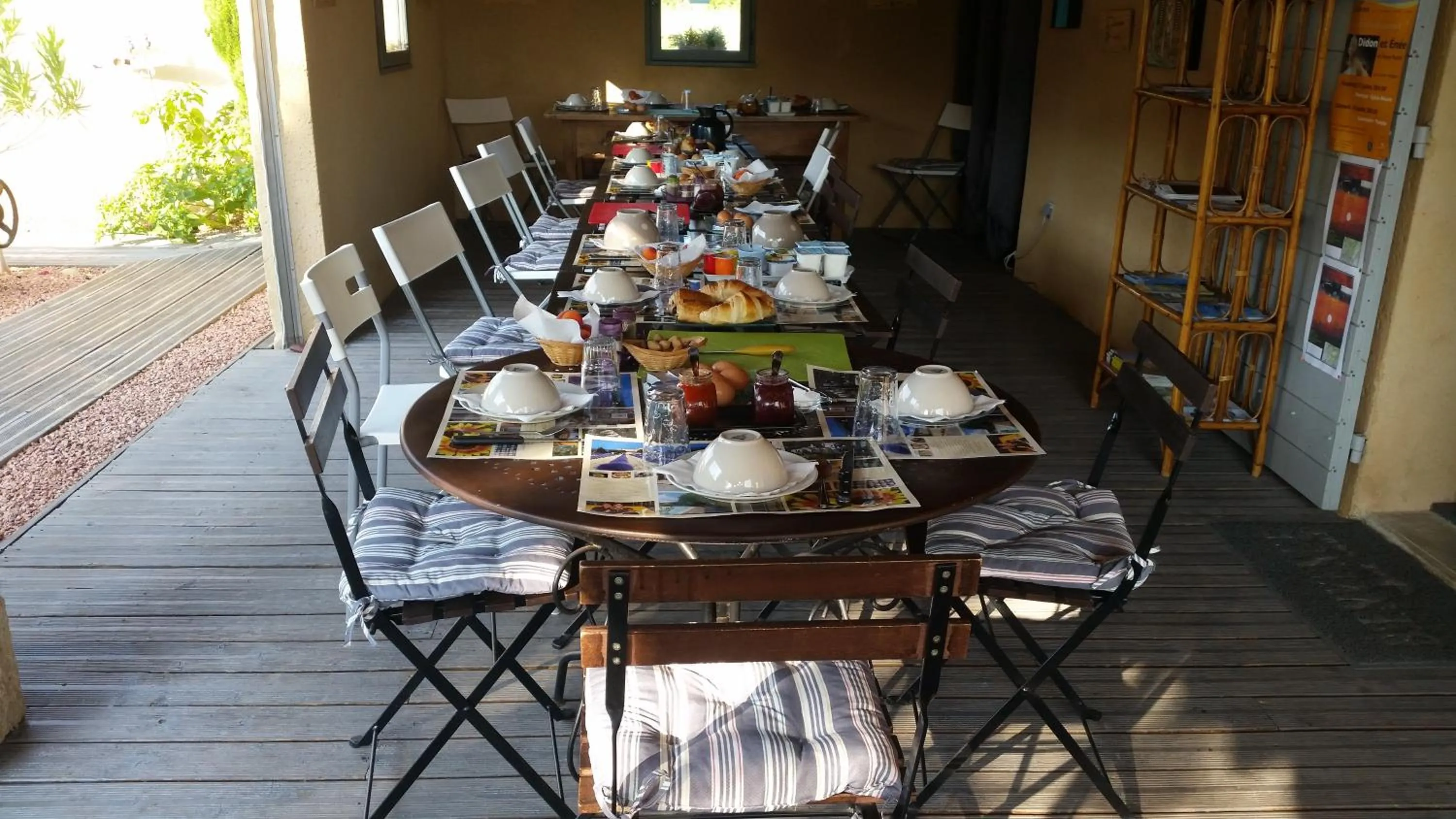 Breakfast in Le Jardin d'Ivana