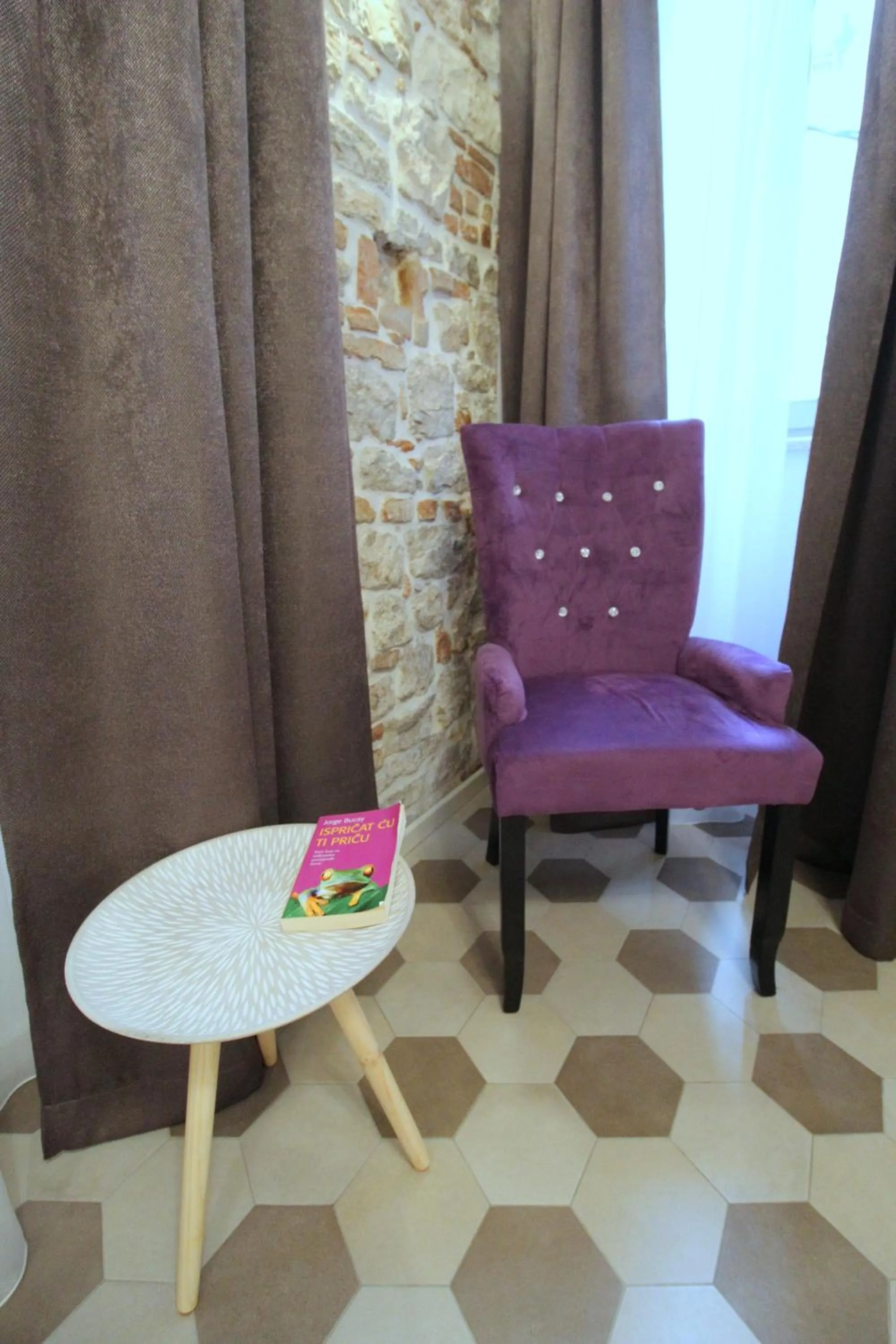 Seating area in Noemi's rooms
