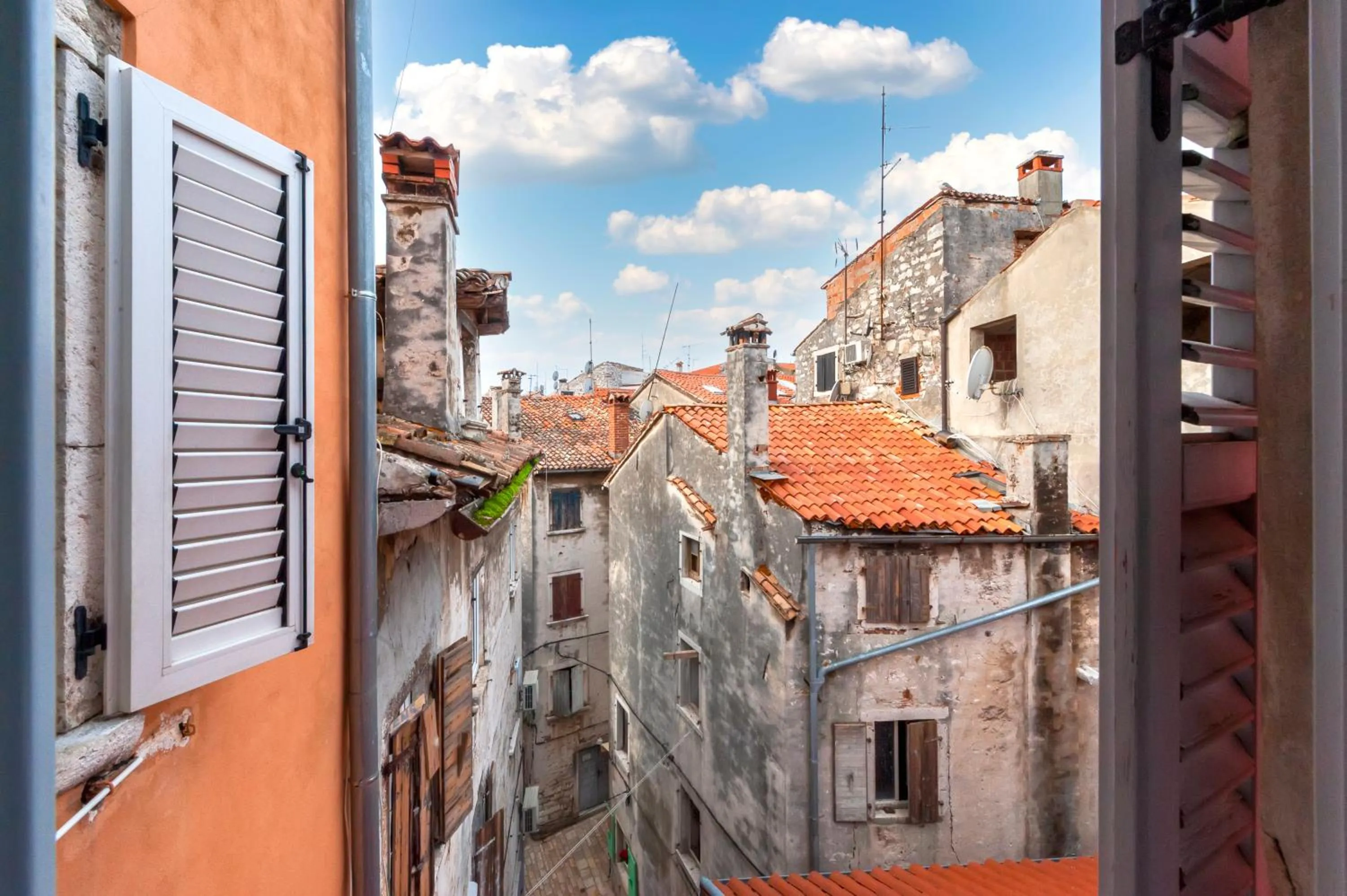 City view in Noemi's rooms