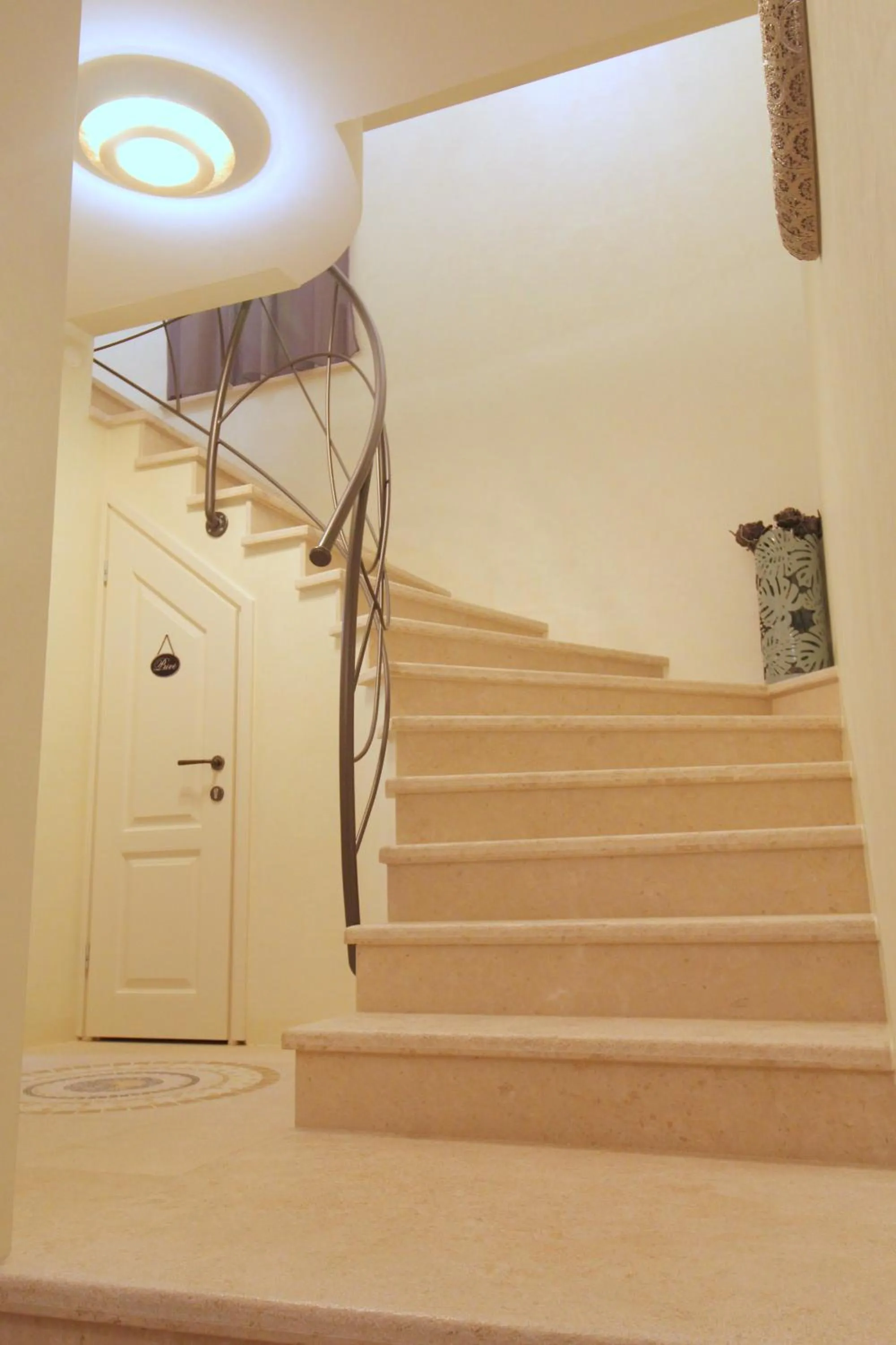 Facade/entrance in Noemi's rooms