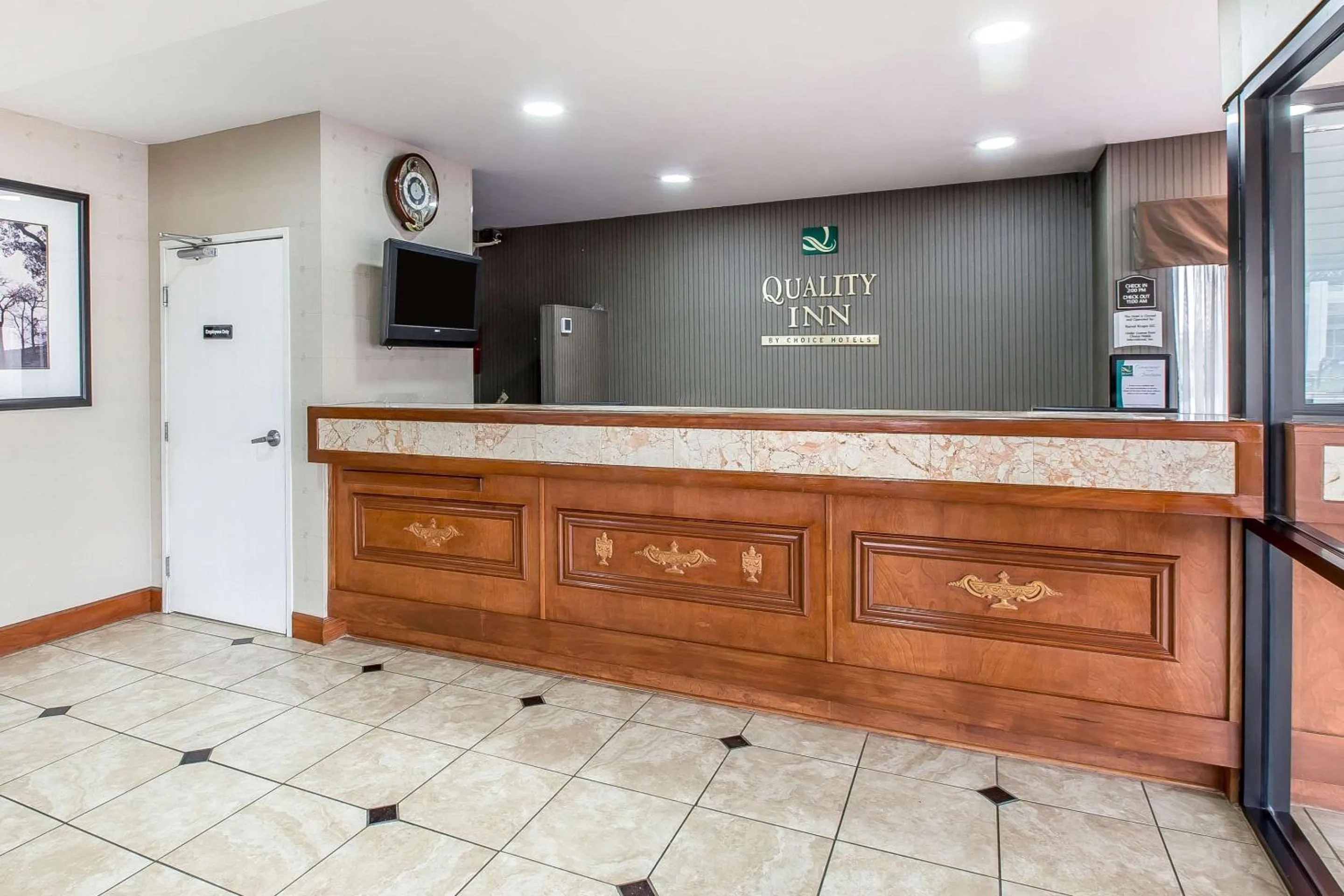 Property building in Quality Inn Montgomery South