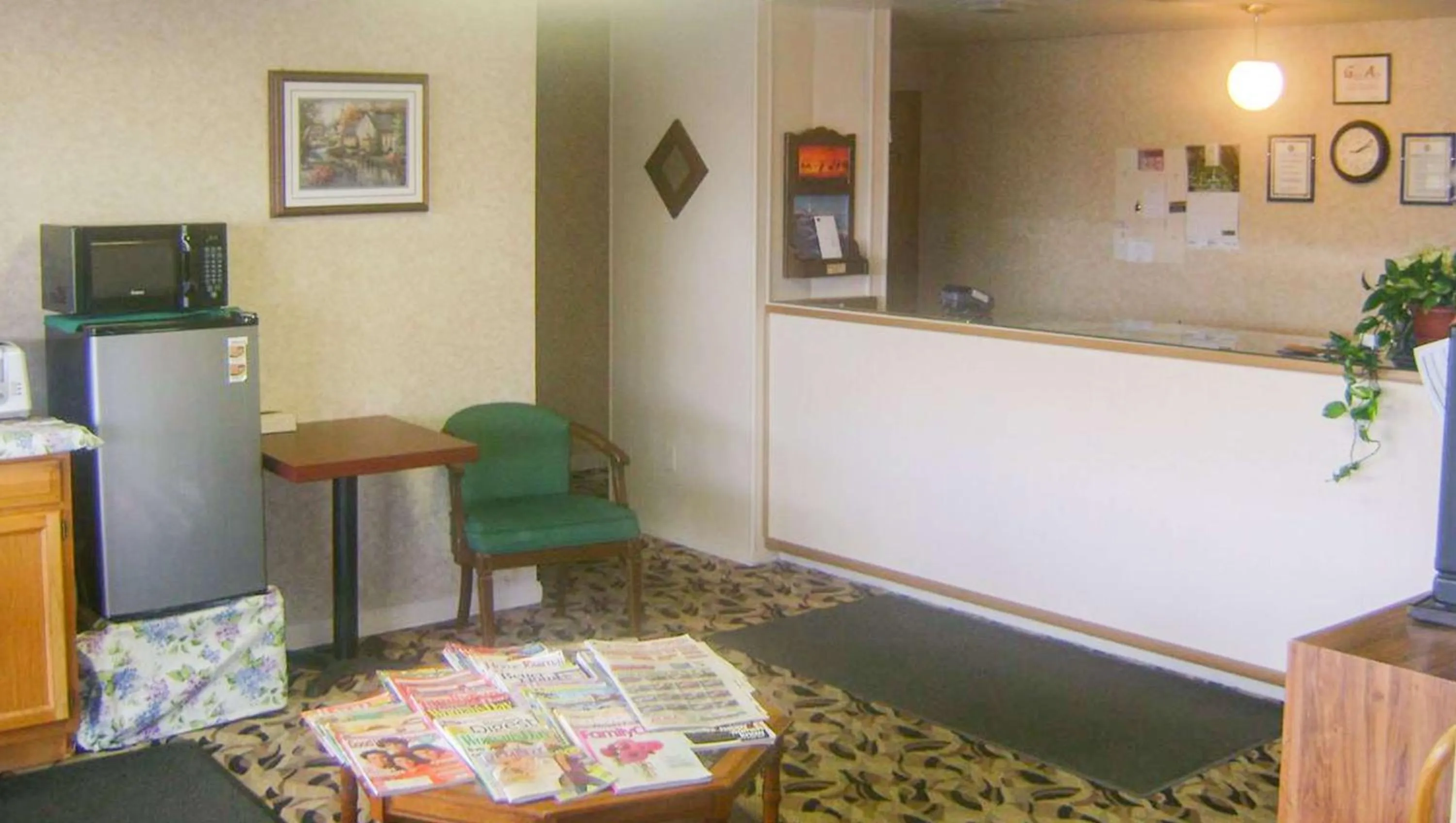 Buffet breakfast in Alma Motel