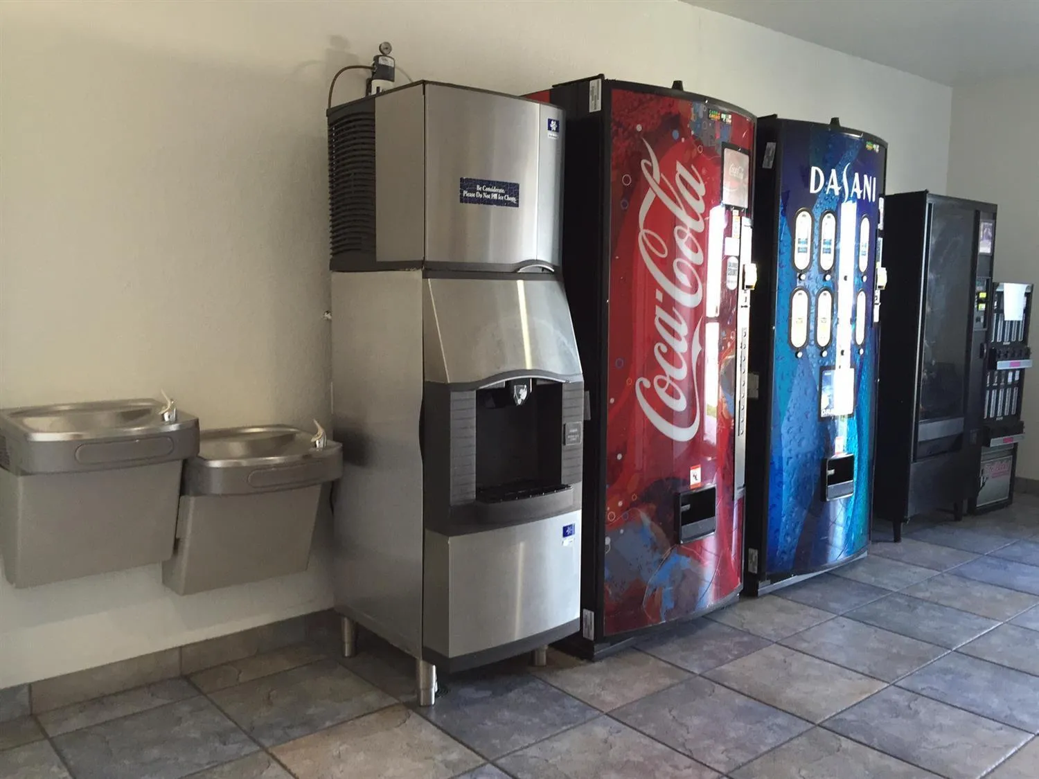 vending machine in Motel 6-San Antonio, TX - Sea World North