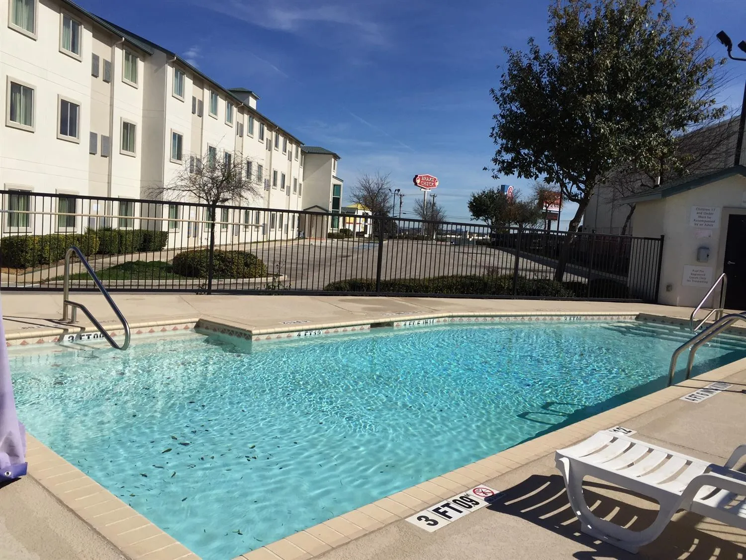 Swimming pool in Motel 6-San Antonio, TX - Sea World North