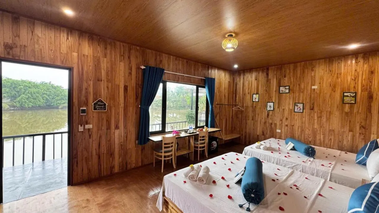 Photo of the whole room, Bed in Tuyet's Homestay