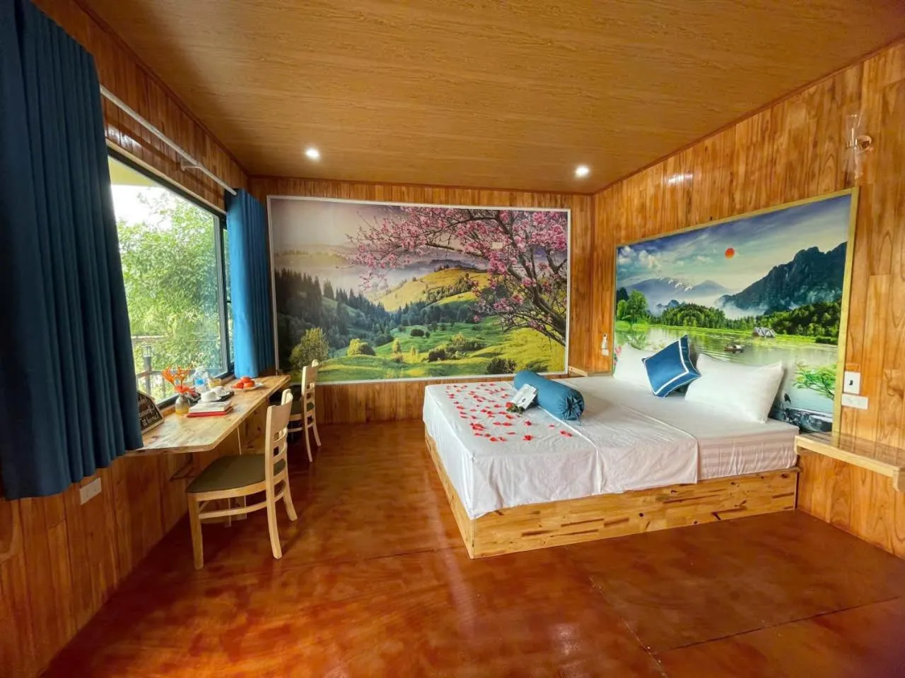 Bed in Tuyet's Homestay