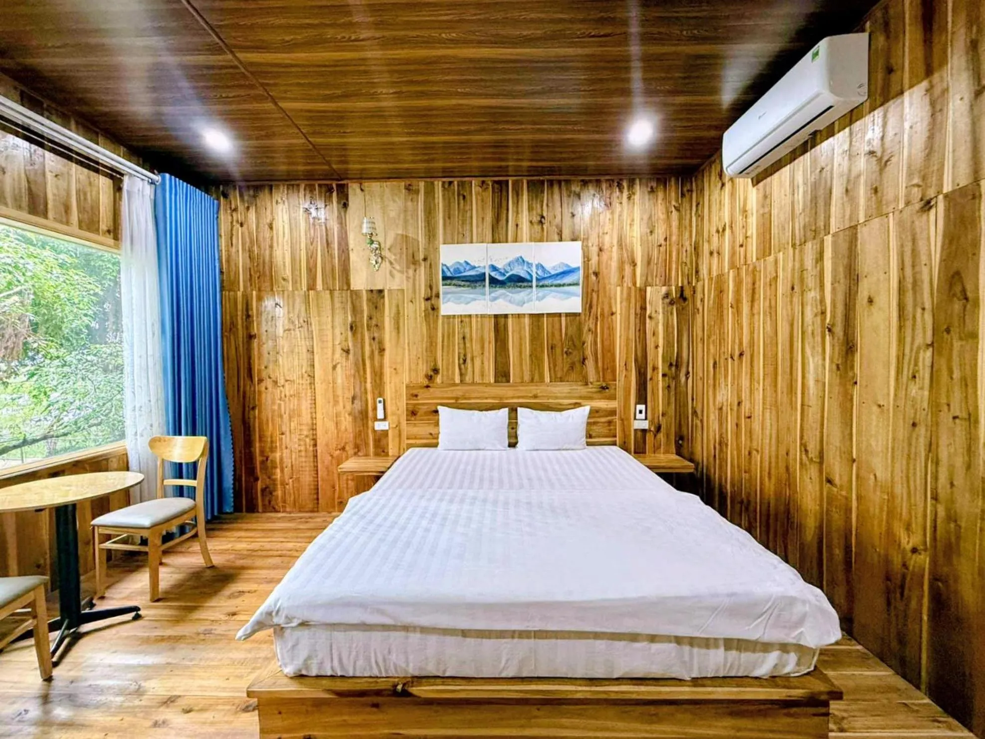 Bed in Tuyet's Homestay