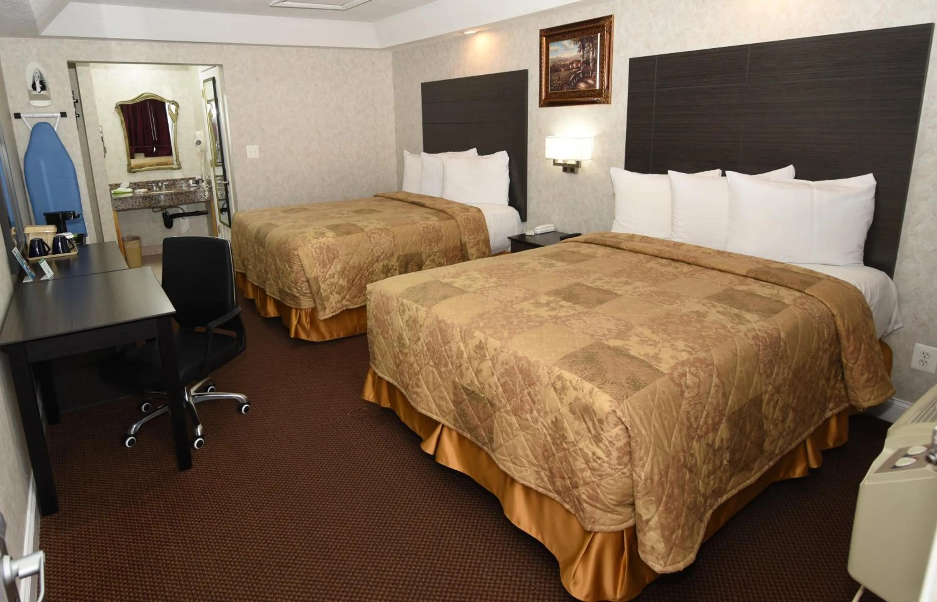 Photo of the whole room, Bed in Country View Inn & Suites Atlantic City