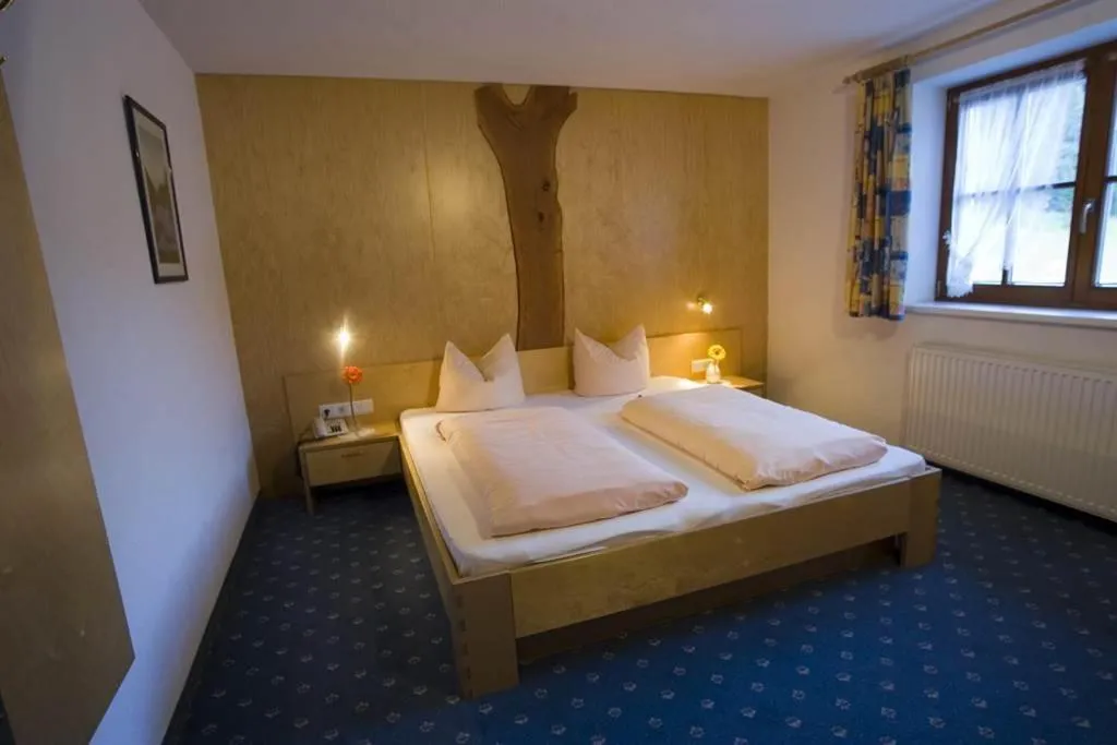 Bedroom, Bed in Gasthaus Muntafuner Stöbli